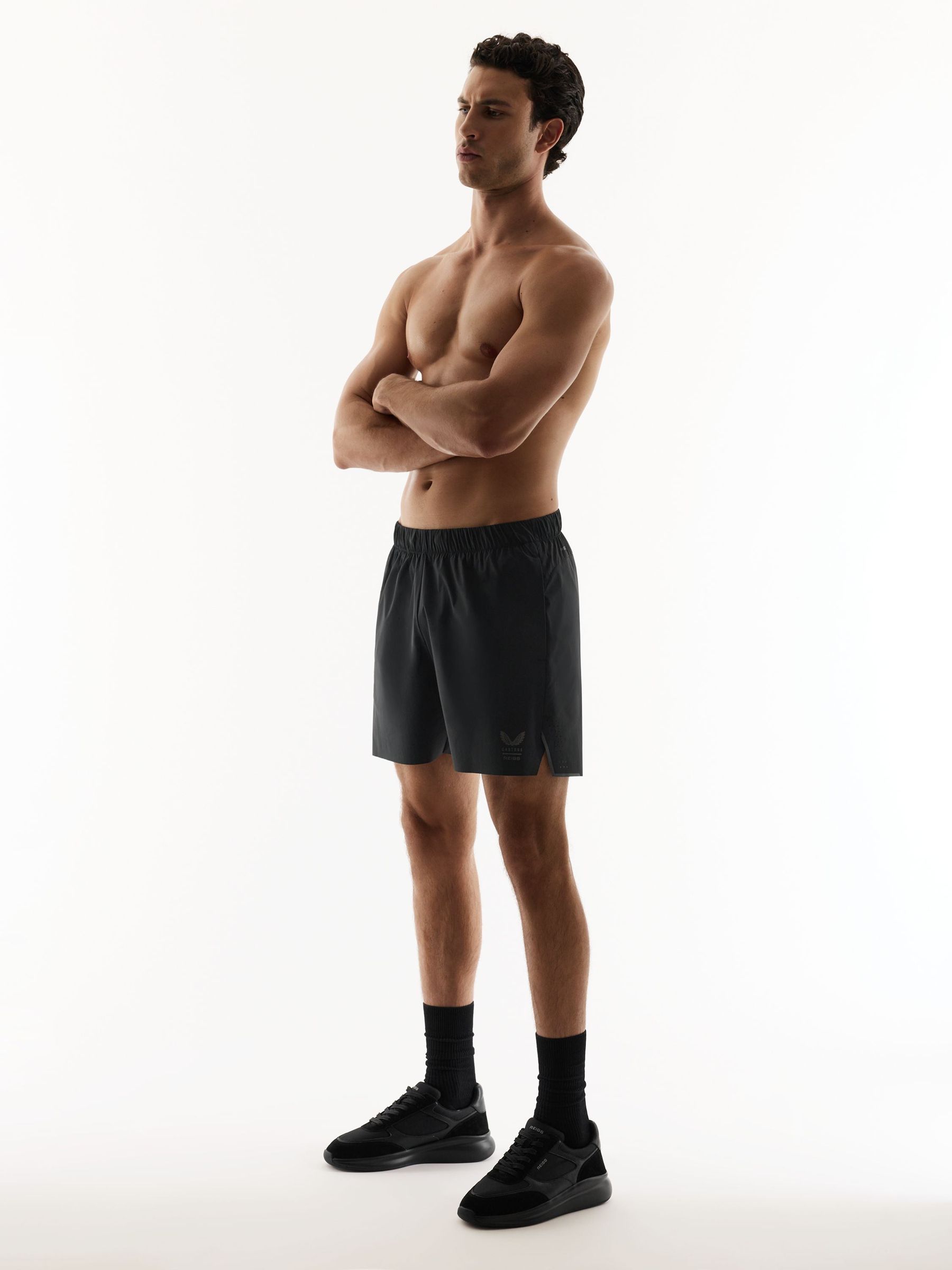 Reiss | Castore 5-Inch Training Shorts in Black - Image 1 de 8