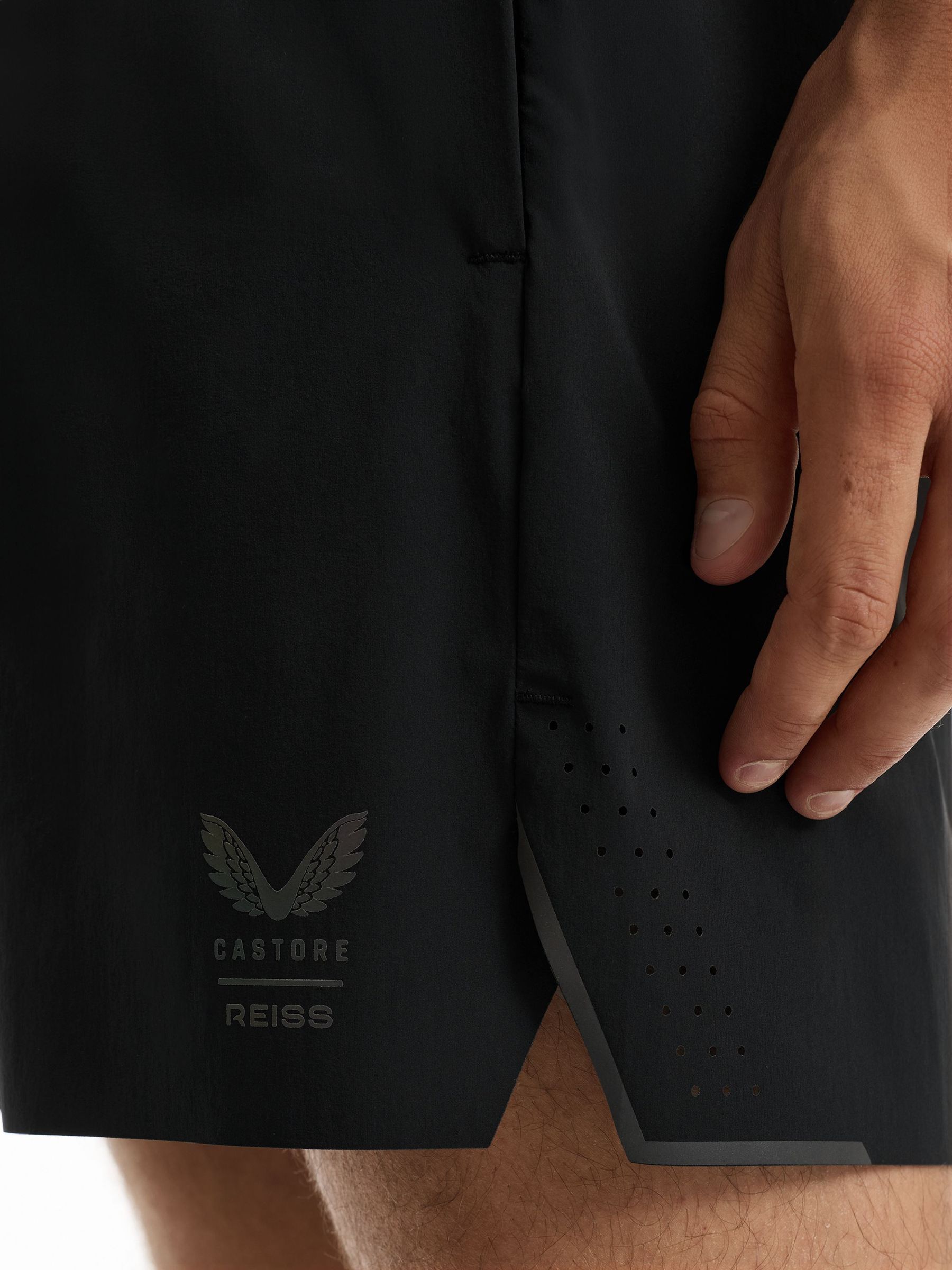 Reiss | Castore 5-Inch Training Shorts in Black - Image 4 de 8