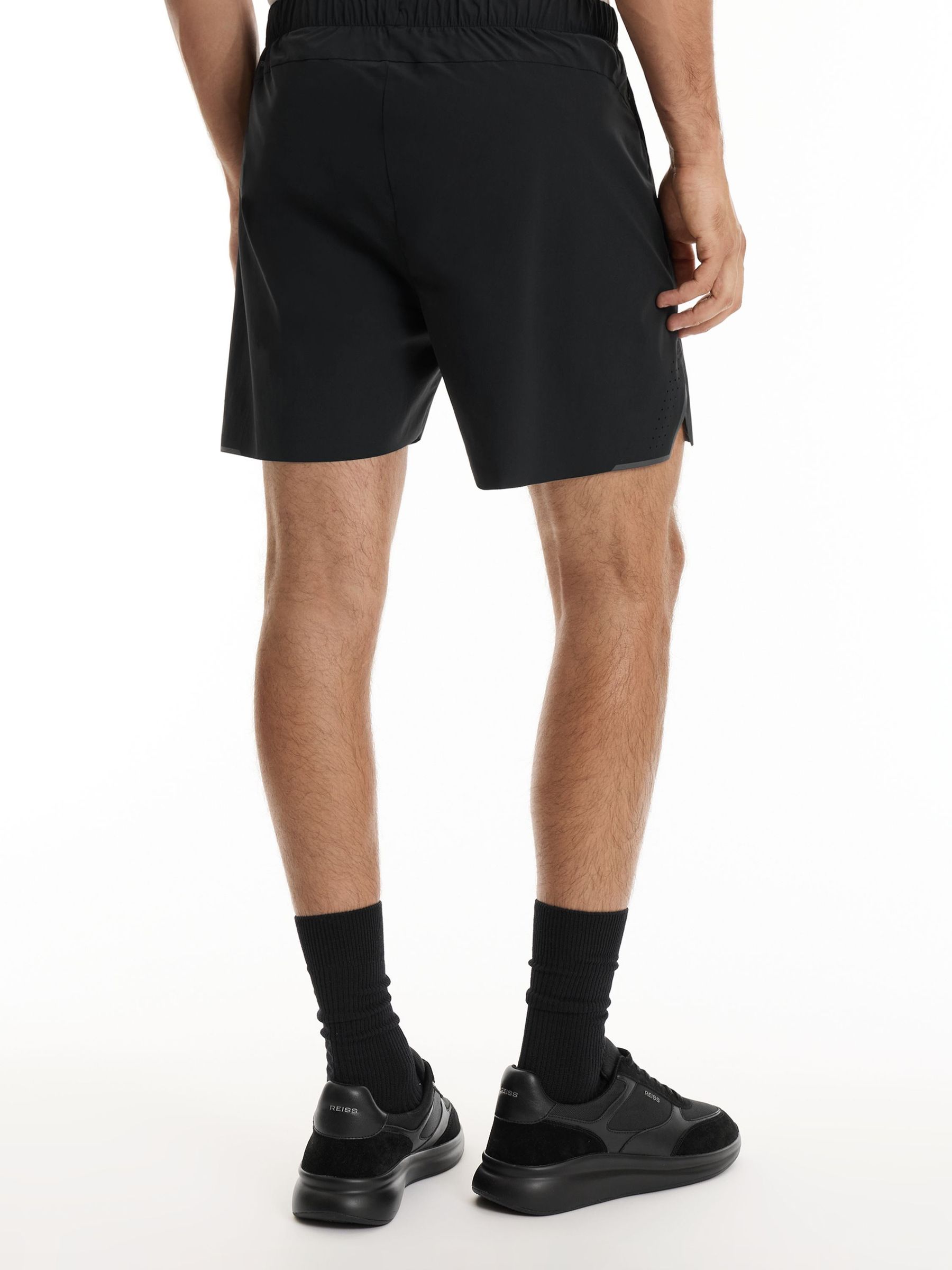 Reiss | Castore 5-Inch Training Shorts in Black - Image 5 de 8