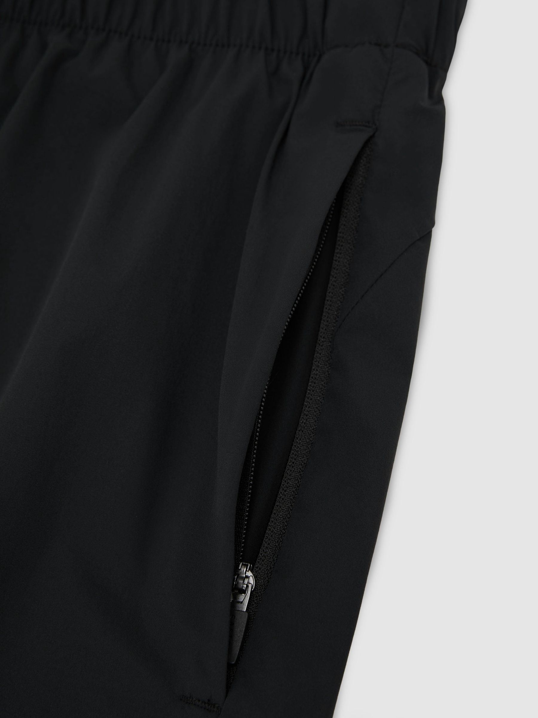 Reiss | Castore 5-Inch Training Shorts in Black - Image 6 de 8