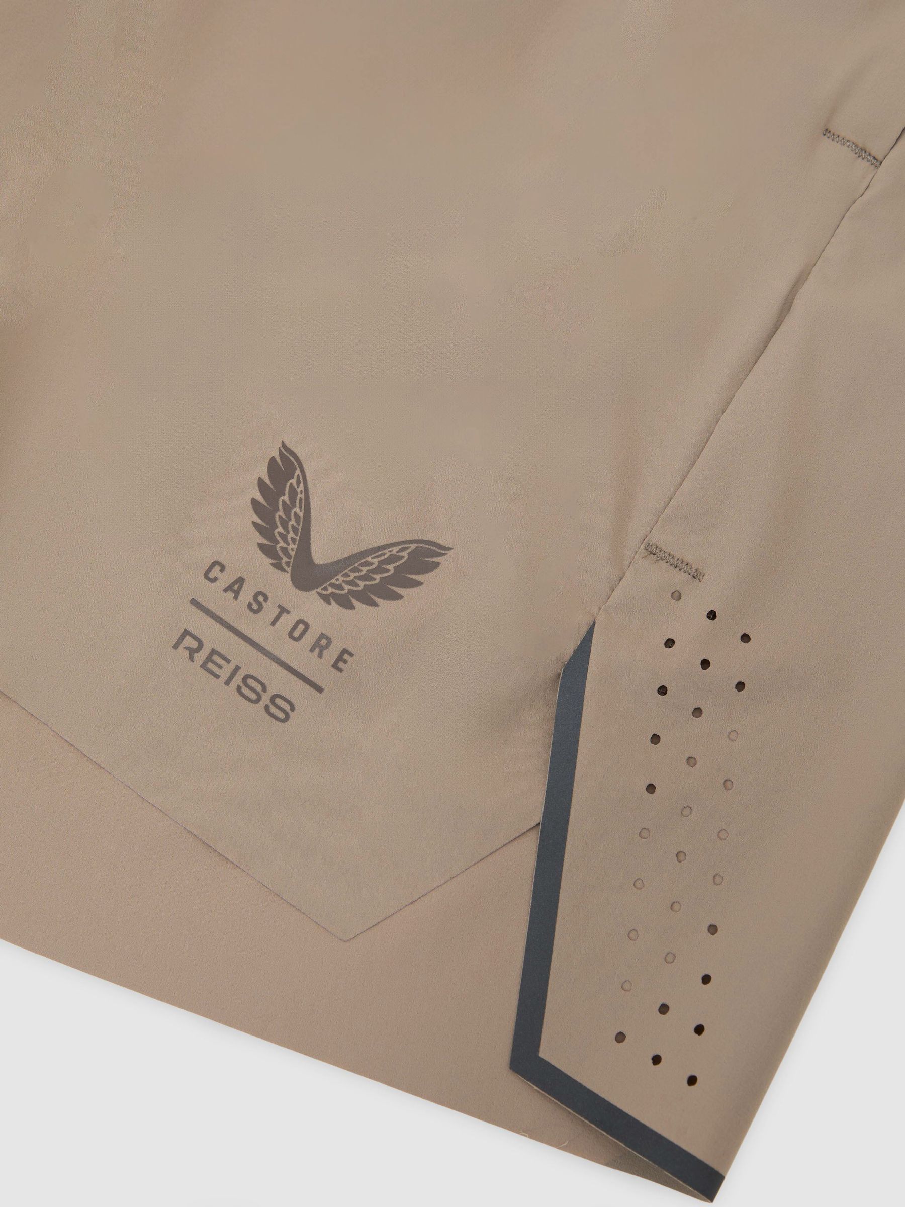 Reiss | Castore 5-Inch Training Shorts in Beige - Image 7 de 10