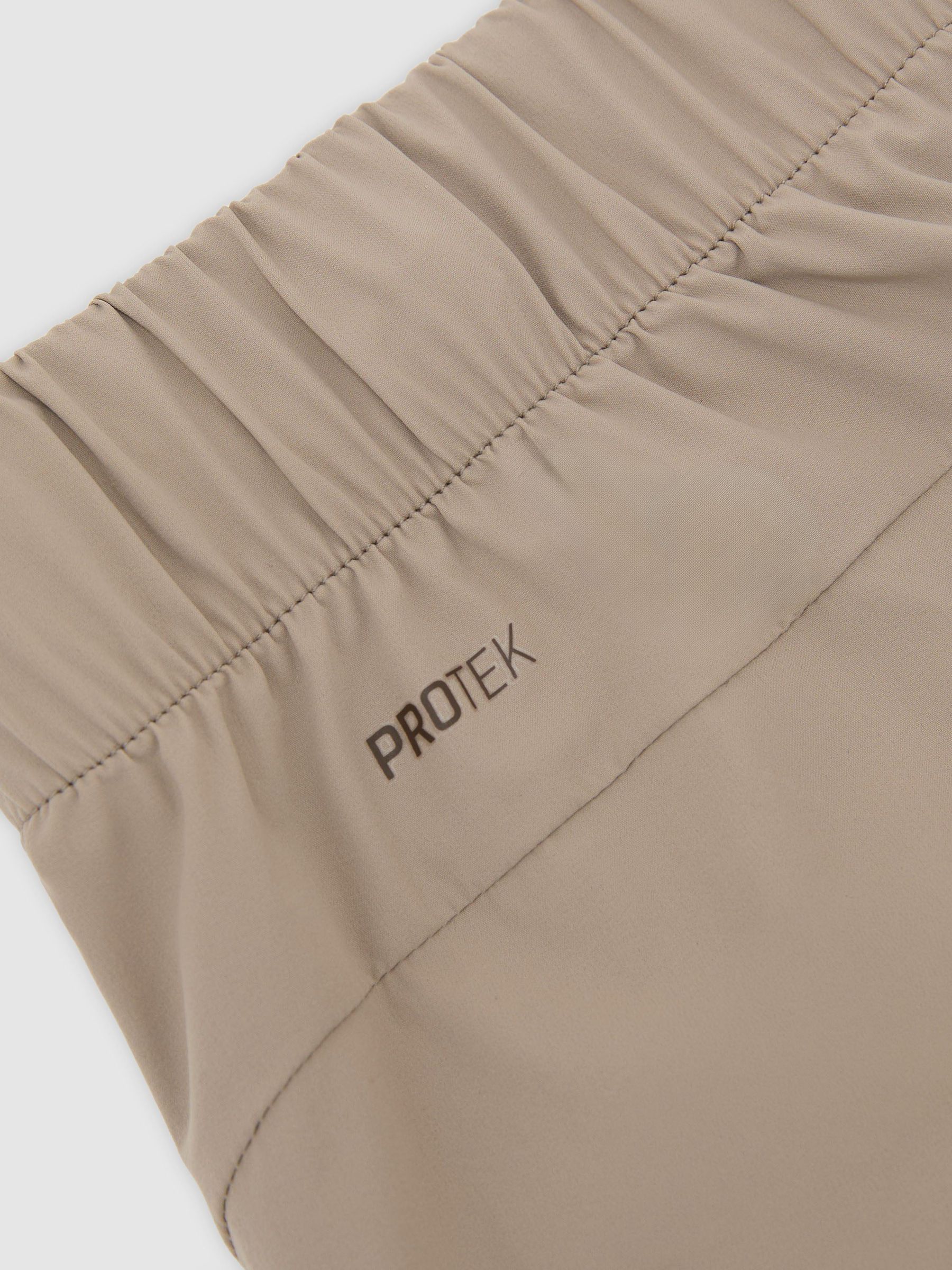 Reiss | Castore 5-Inch Training Shorts in Beige - Image 8 de 10