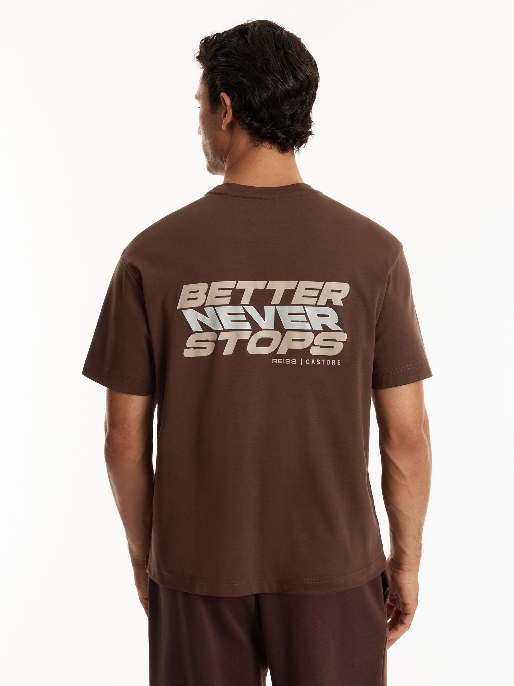 Reiss | T-shirt graphique décontracté en coton Castore, coloris Écorce de cacao/Beige Sable - Image 4 de 6