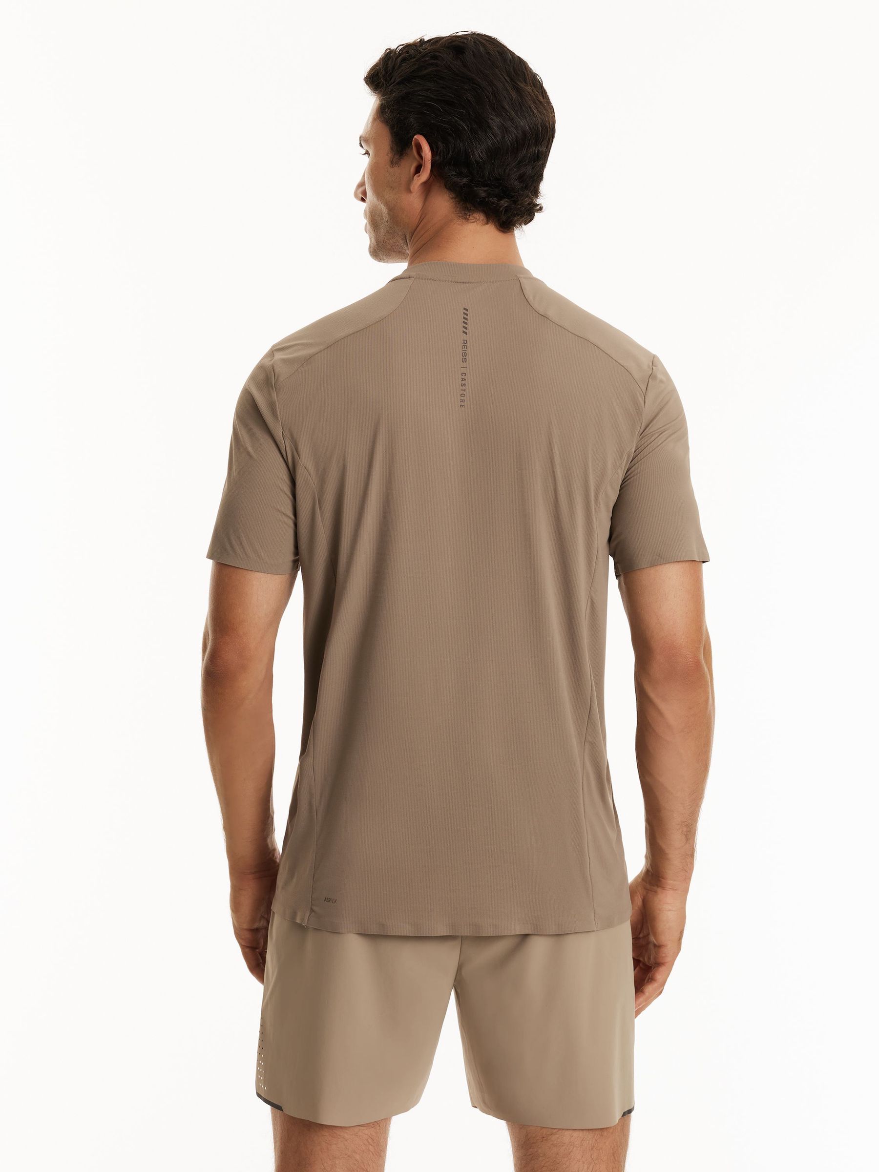 T-shirt Reiss | Castore Performance coupe moderne beige - Image 6 de 9