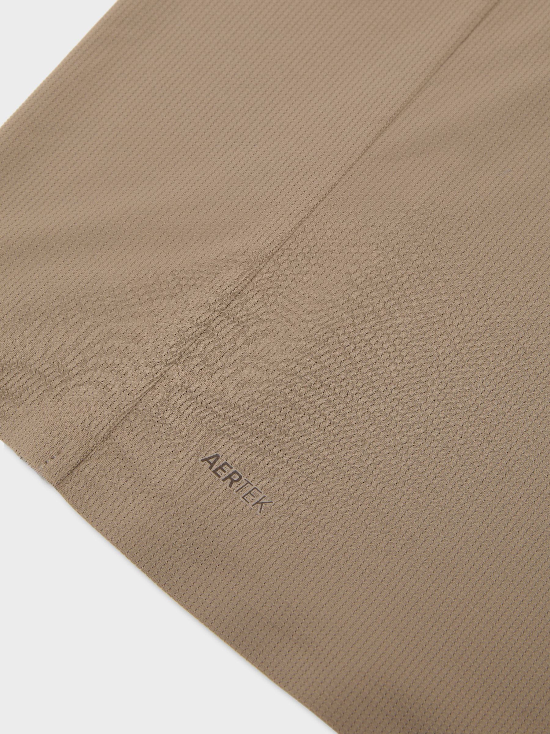 T-shirt Reiss | Castore Performance coupe moderne beige - Image 7 de 9
