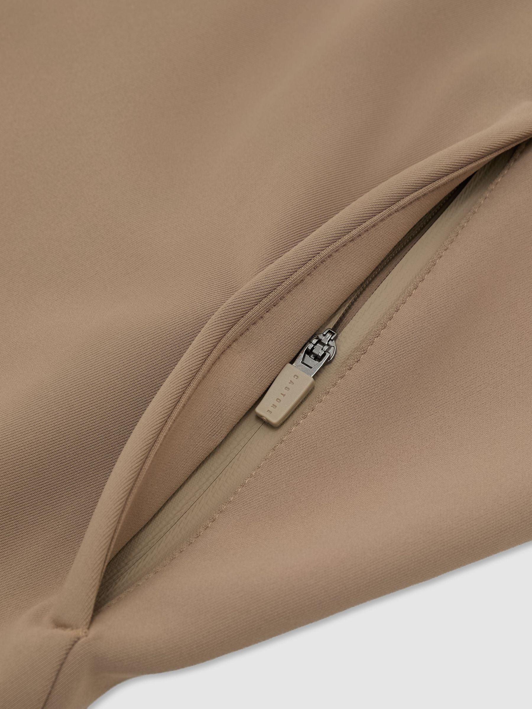 Reiss | Castore Sweat à capuche technique flexible beige - Image 7 de 9