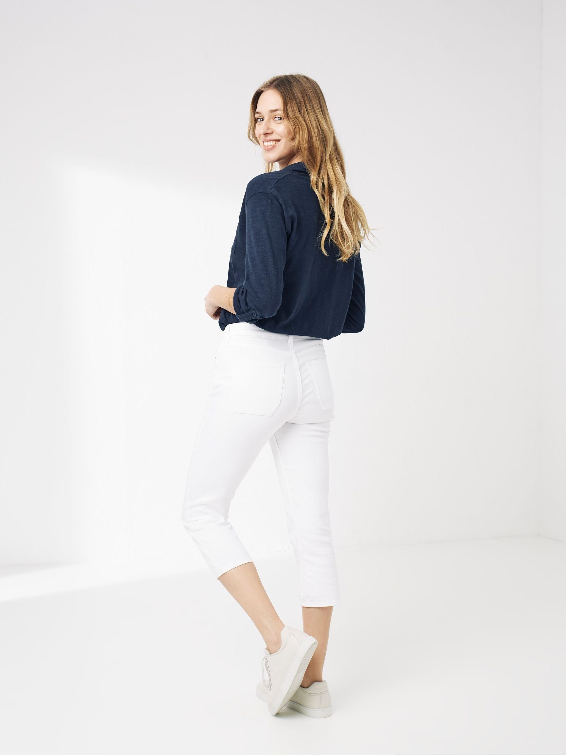 White Hamble Capri Jeans - Image 2 of 4