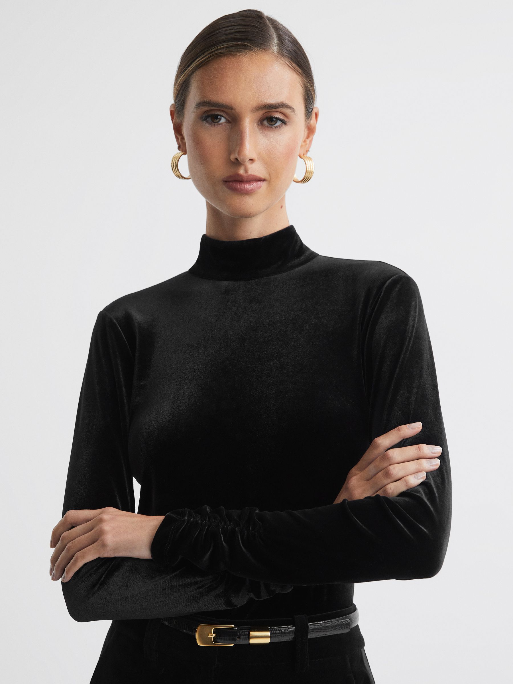 【海外限定】REISSワンピース☆Vinette funnel-neck slim-fit ri Reiss Velvet Funnel Neck Top in Black - REISS