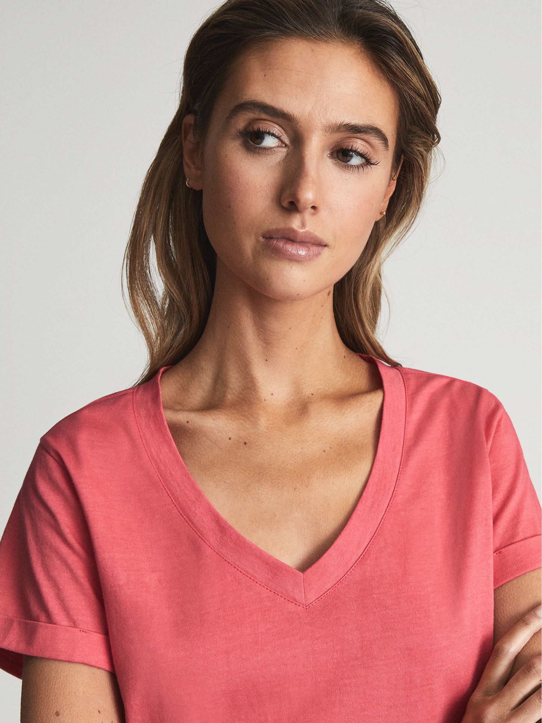 Cotton-Jersey V-Neck T-Shirt in Coral - Image 4 of 5