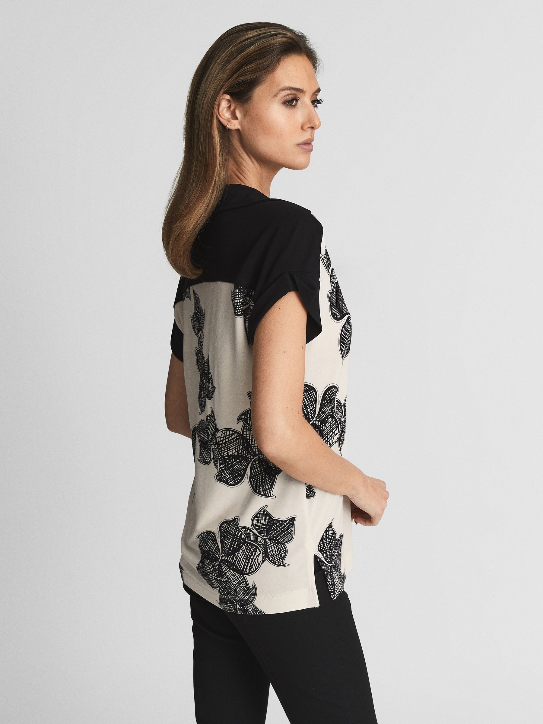 Printed Open Collar Top in Cream/Black - Image 5 of 6