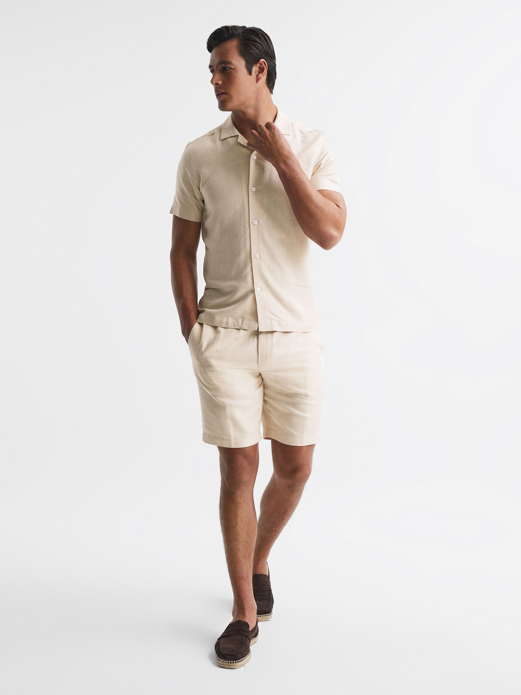 Reiss Casual Linen Shorts in Stone - REISS