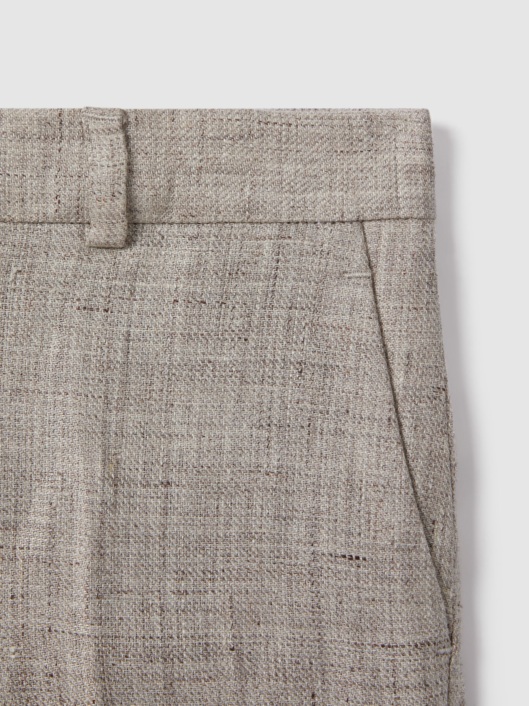Junior Tailored 100% Linen Side Adjuster Shorts in Oatmeal - Image 4 of 4