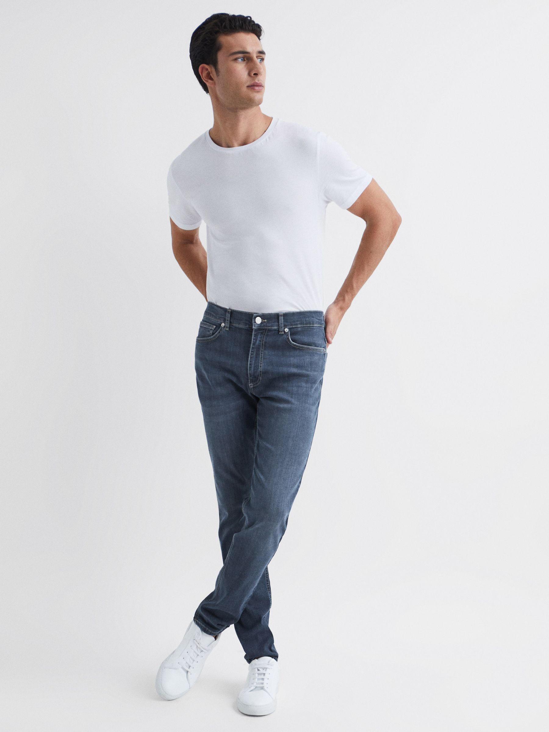 Jersey Slim Fit Washed Jeans in Washed Indigo - Image 3 of 7