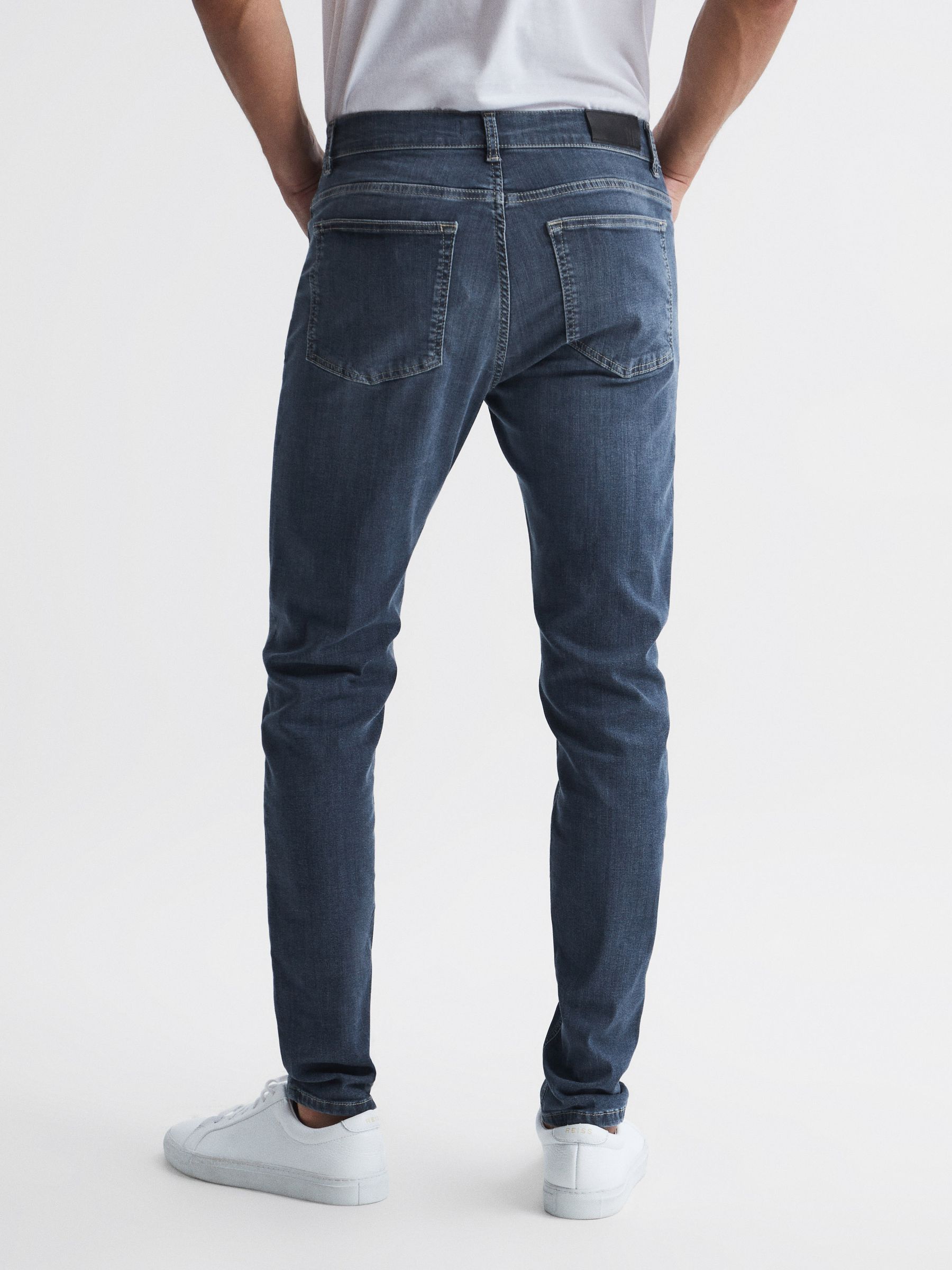 Jersey Slim Fit Washed Jeans in Washed Indigo - Image 5 of 7