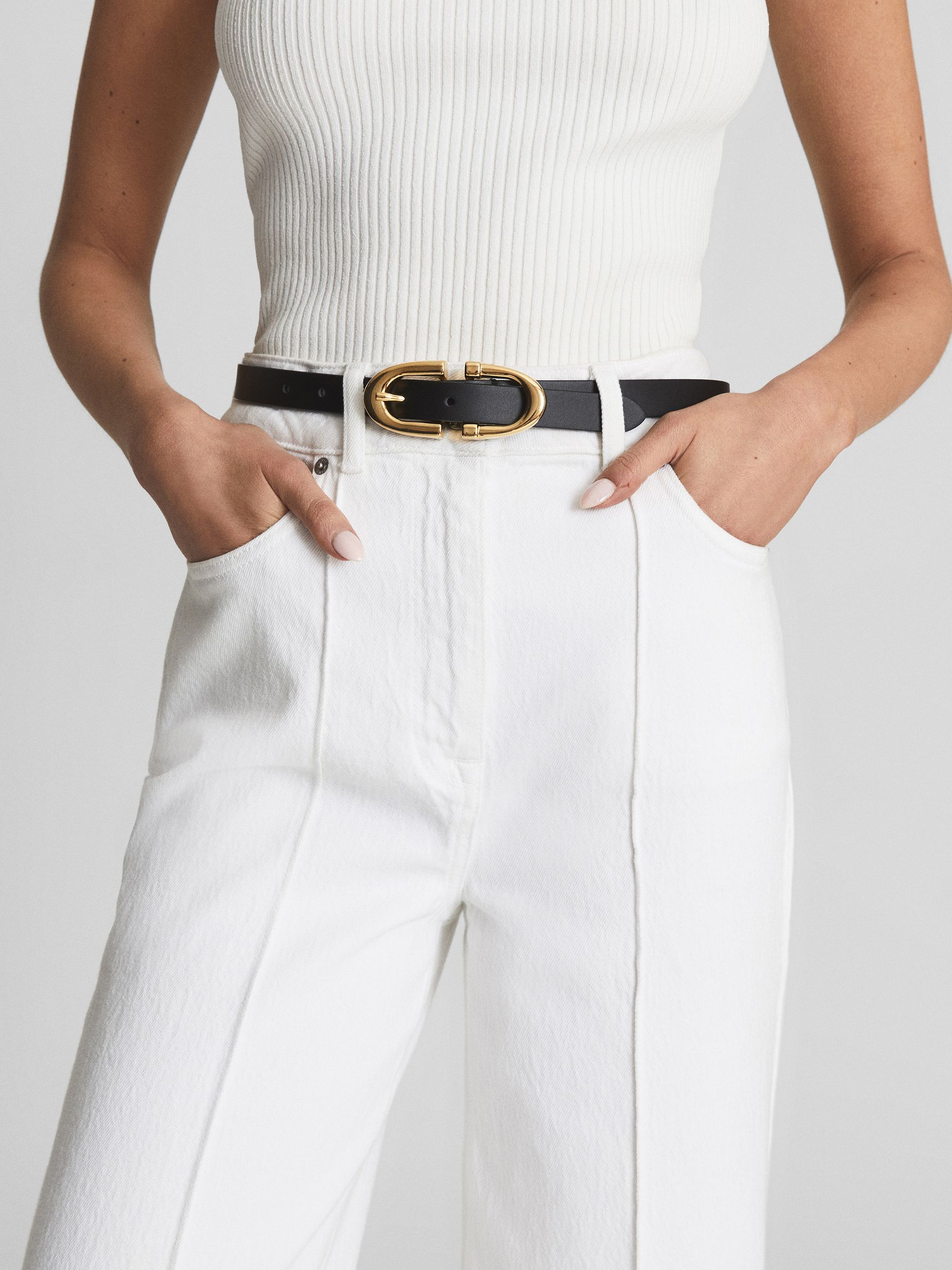 Horseshoe Belt in Black - Image 2 of 4