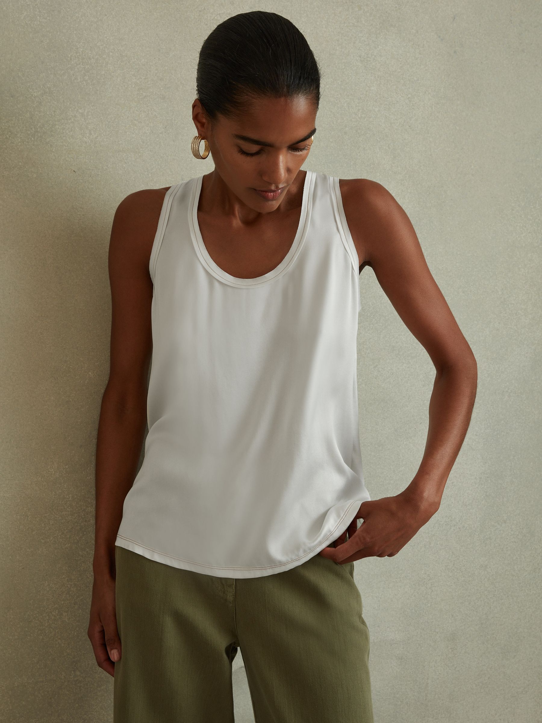 Silk Front Vest in White - Image 3 of 5