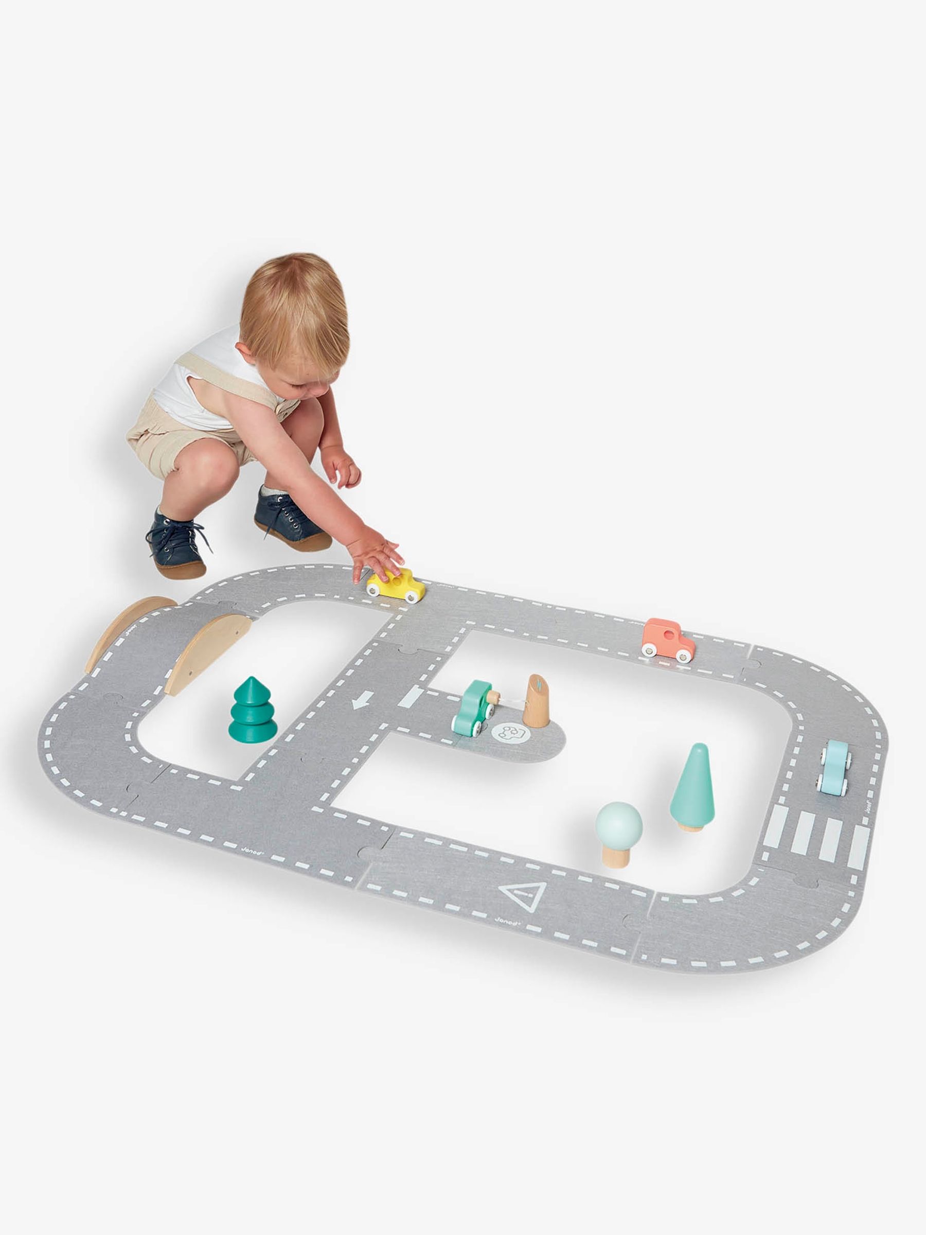 Janod Bolid Felt Car Circuit - Image 5 of 8