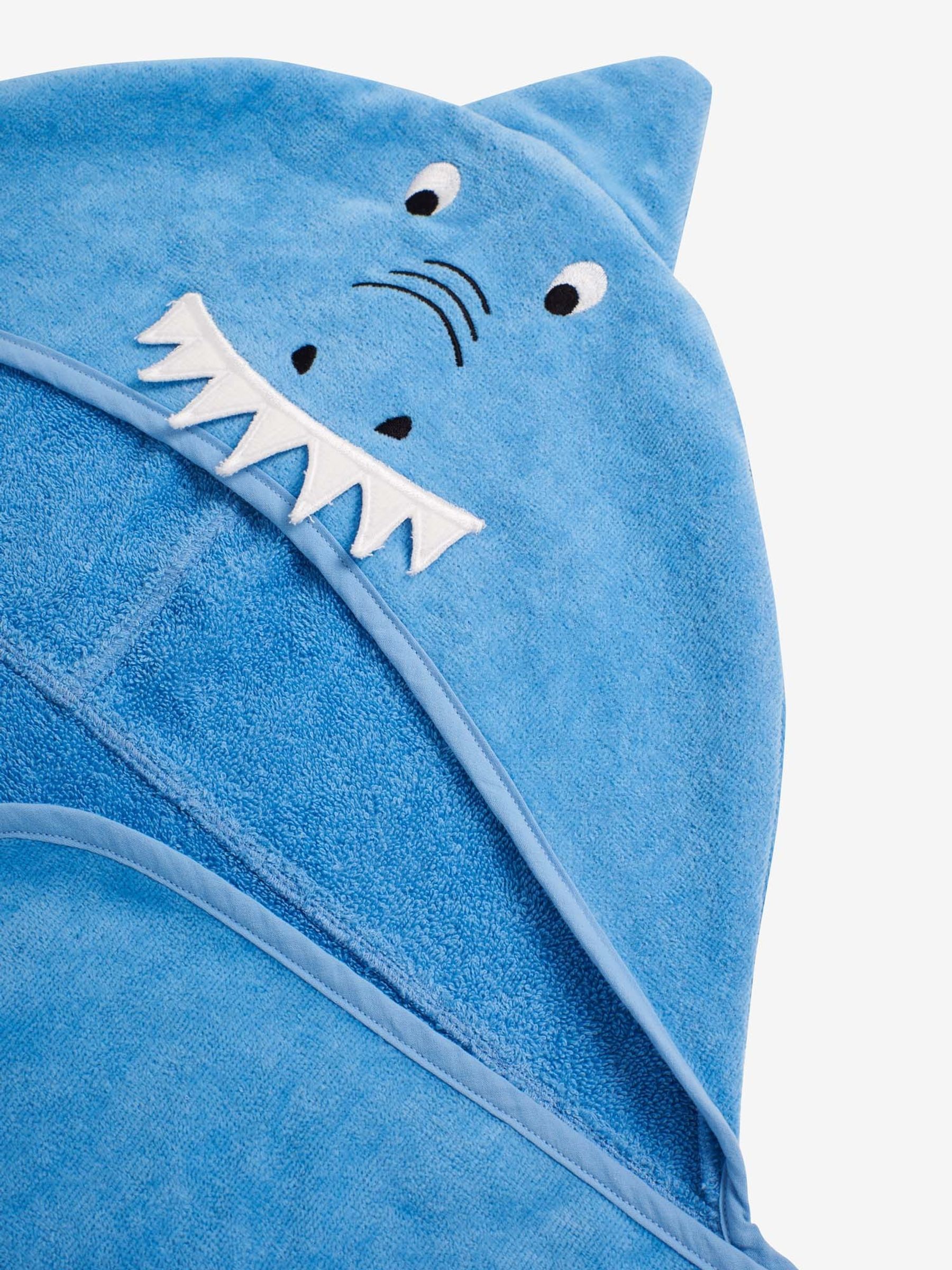 Children’s Shark Hooded Towel - Image 2 of 3