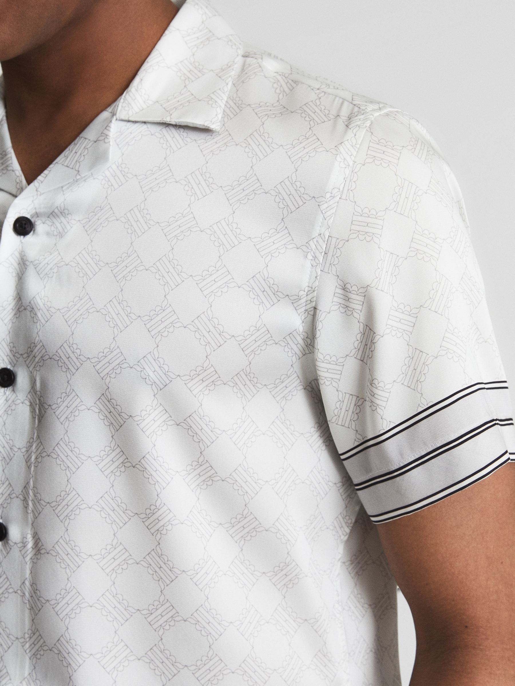 Bloom Print Cuban Collar Shirt in Soft Grey - Image 4 of 5