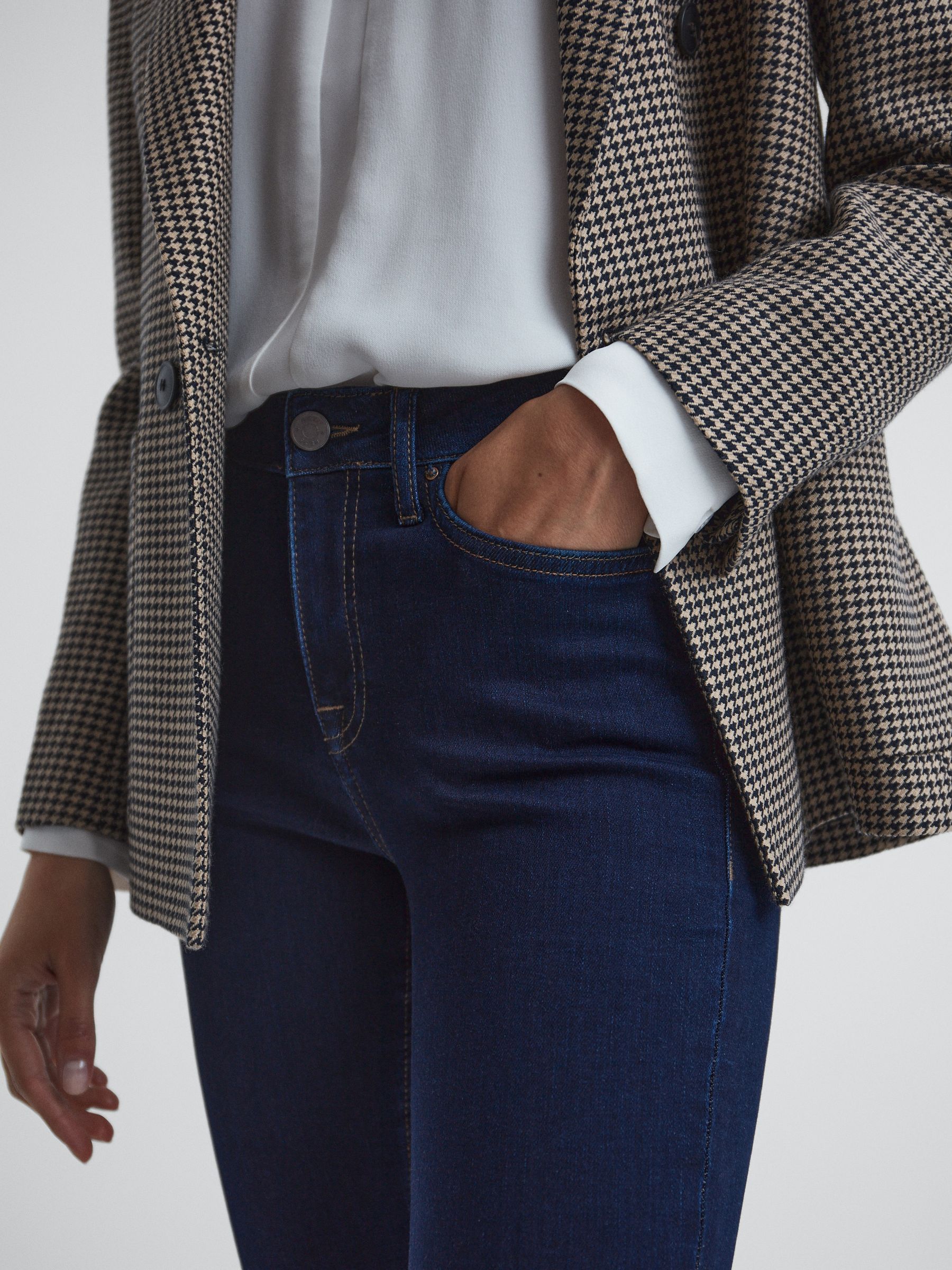 Petite Mid Rise Skinny Jeans in Indigo - Image 4 of 6