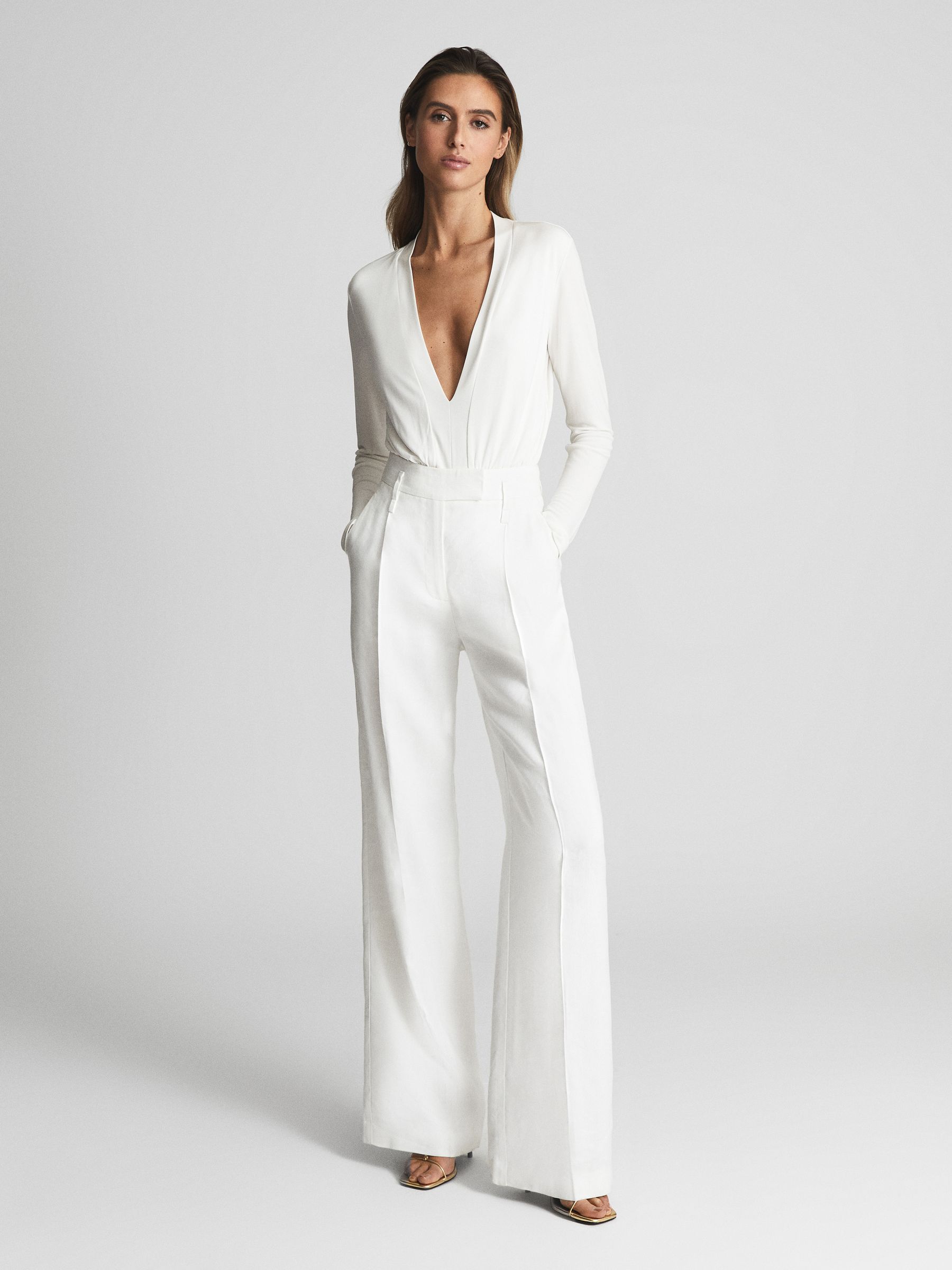 Long Sleeve Plunge Neckline T-Shirt in Ivory - Image 3 of 5