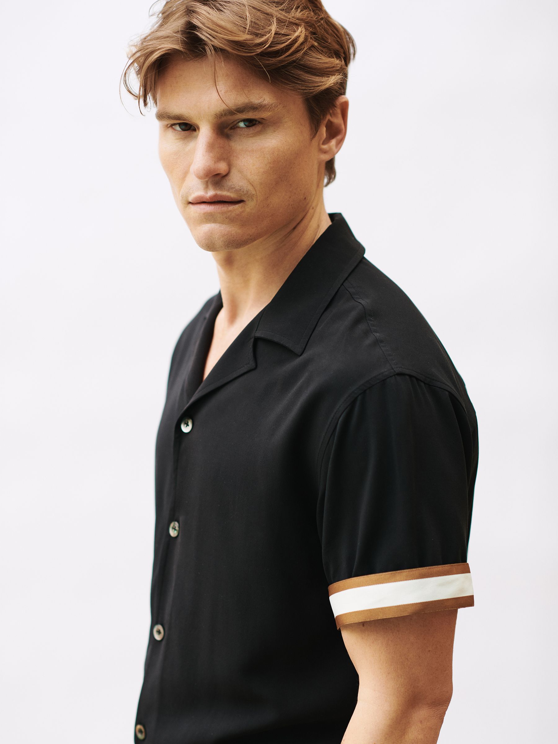 Che Contrast Cuff Cuban Collar Shirt in Black - Image 1 of 7