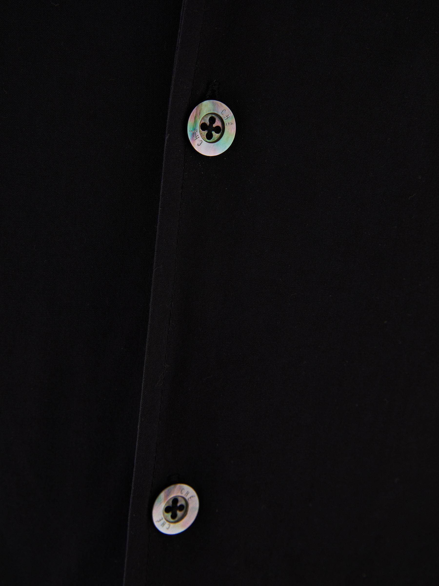Che Contrast Cuff Cuban Collar Shirt in Black - Image 6 of 7
