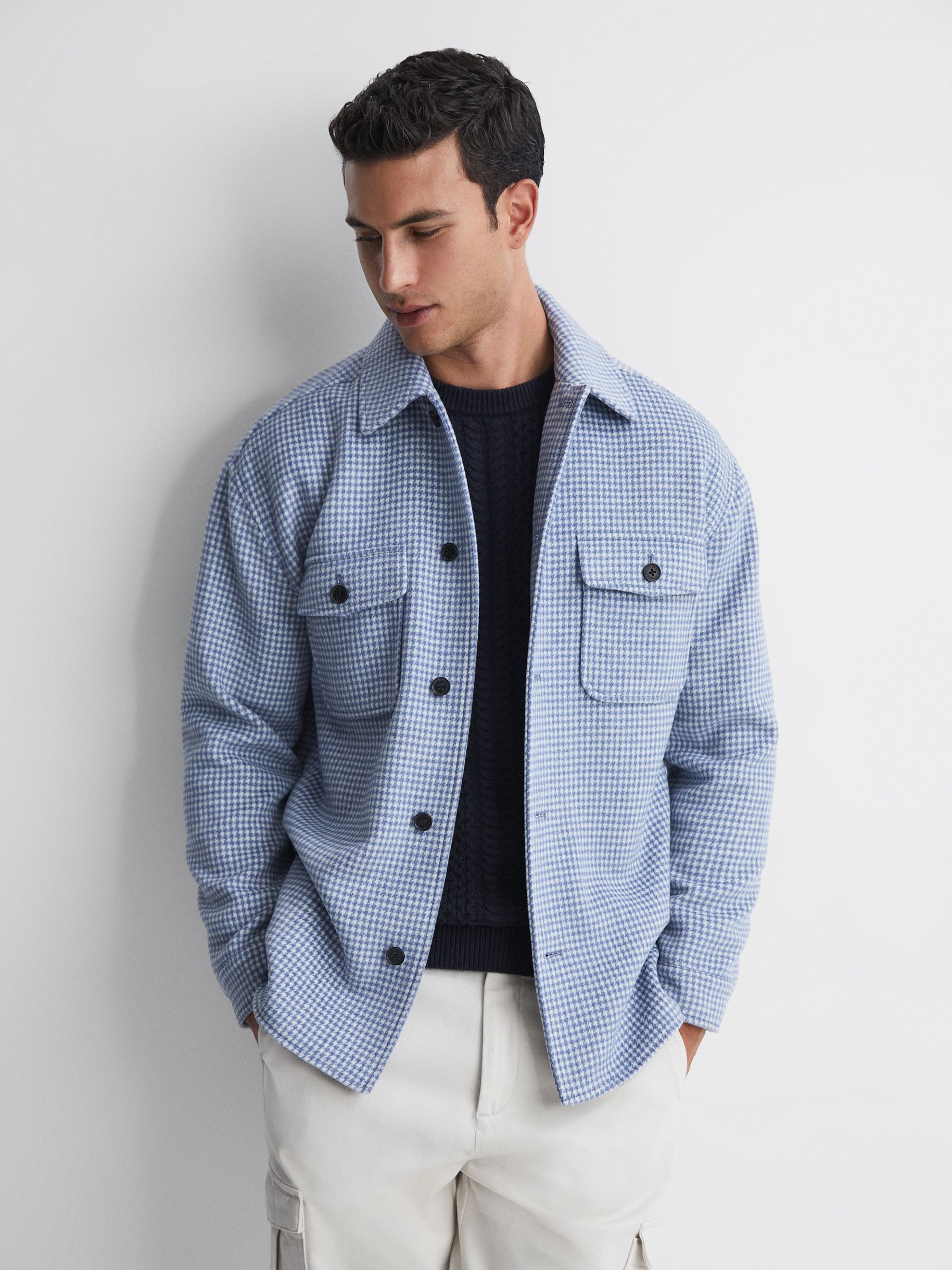 Slim Fit Wool-Cotton Cable Knit Jumper in Navy - Image 3 of 5