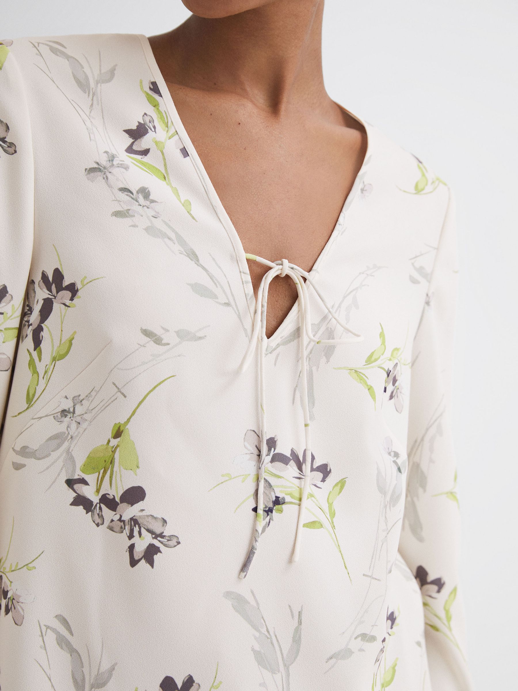 Florere Floral V-Neck Top in Cream - Image 3 of 5