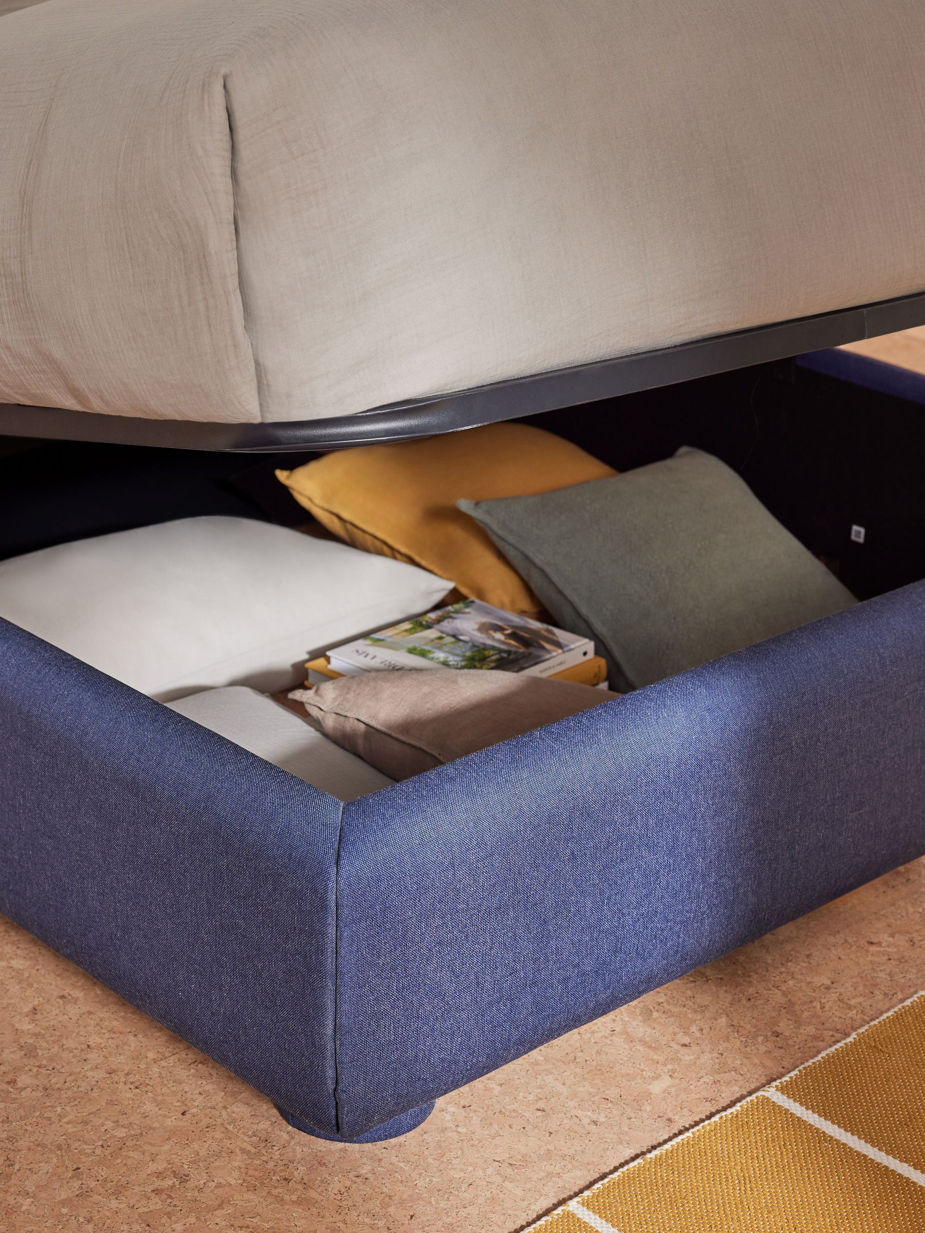 Hanson Ottoman Storage Bed in Velvet in Blue - Image 4 of 4