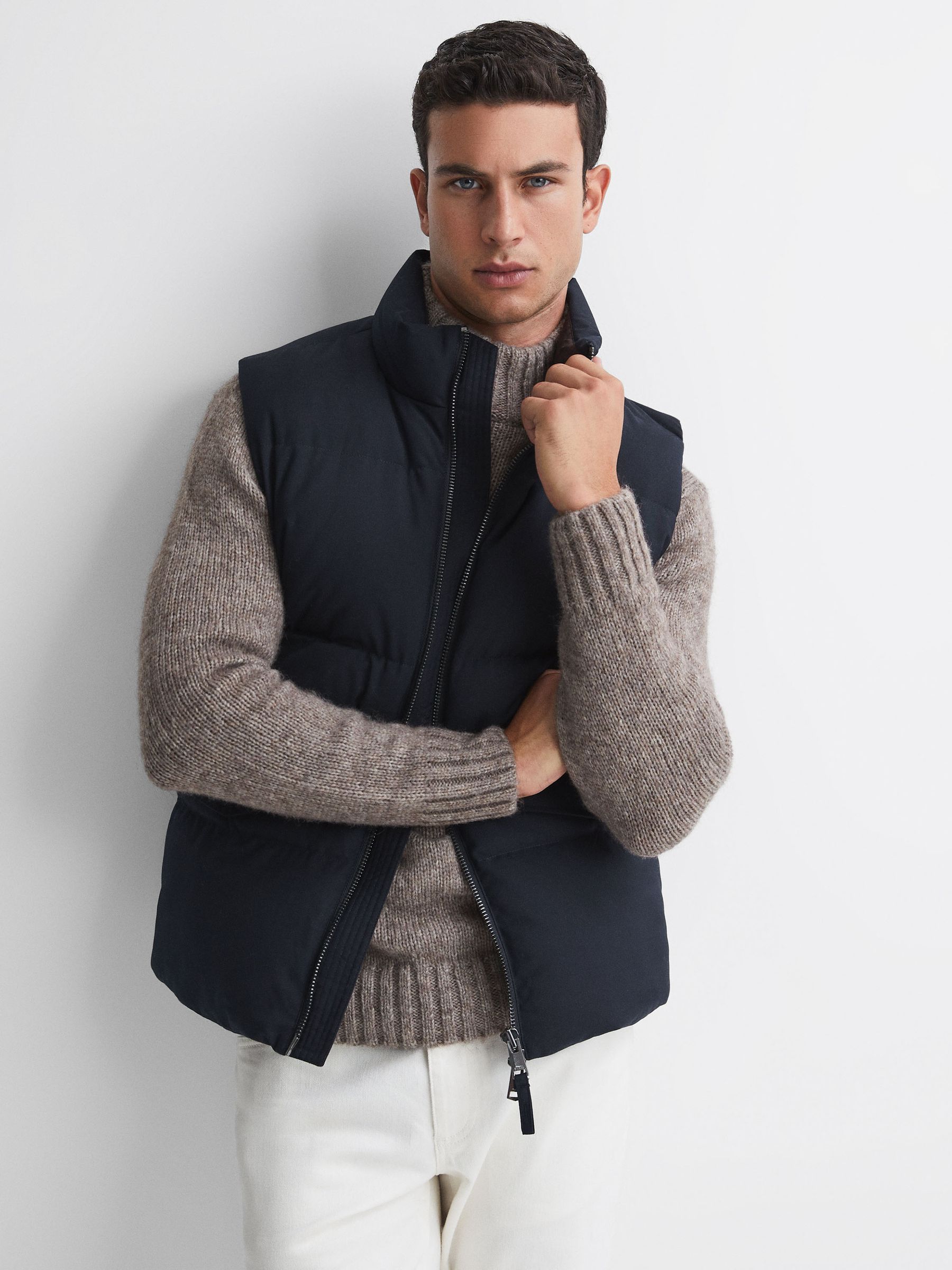 Quilted Sleeveless Gilet in Navy - Image 3 of 4