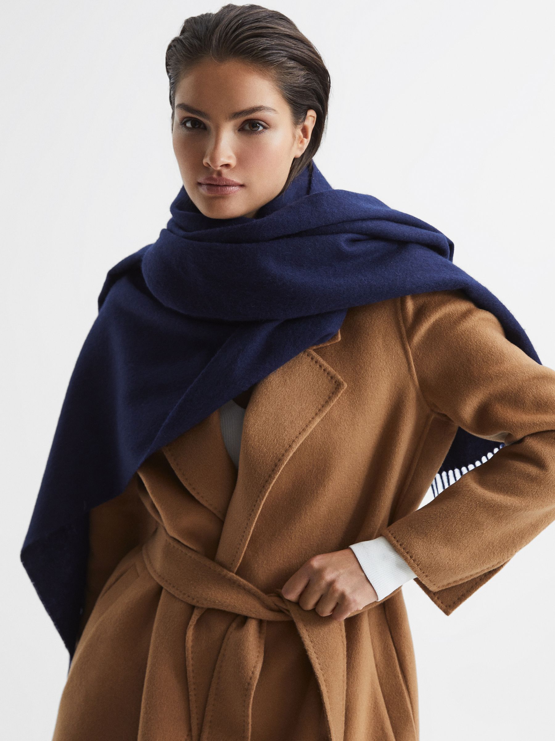 Wool-Cashmere Scarf in Navy - Image 2 of 4