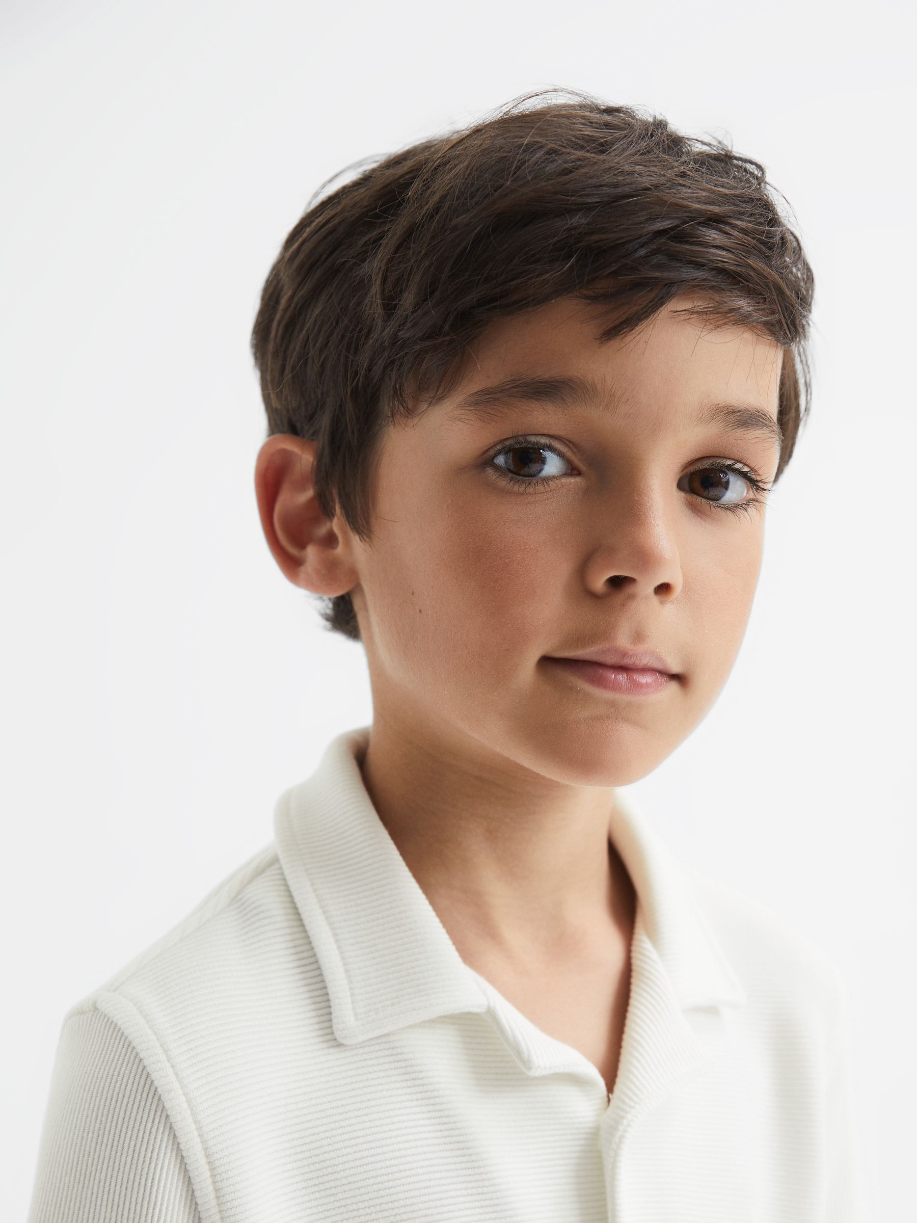 Junior Cuban Collar Ribbed Shirt in White - Image 3 of 6
