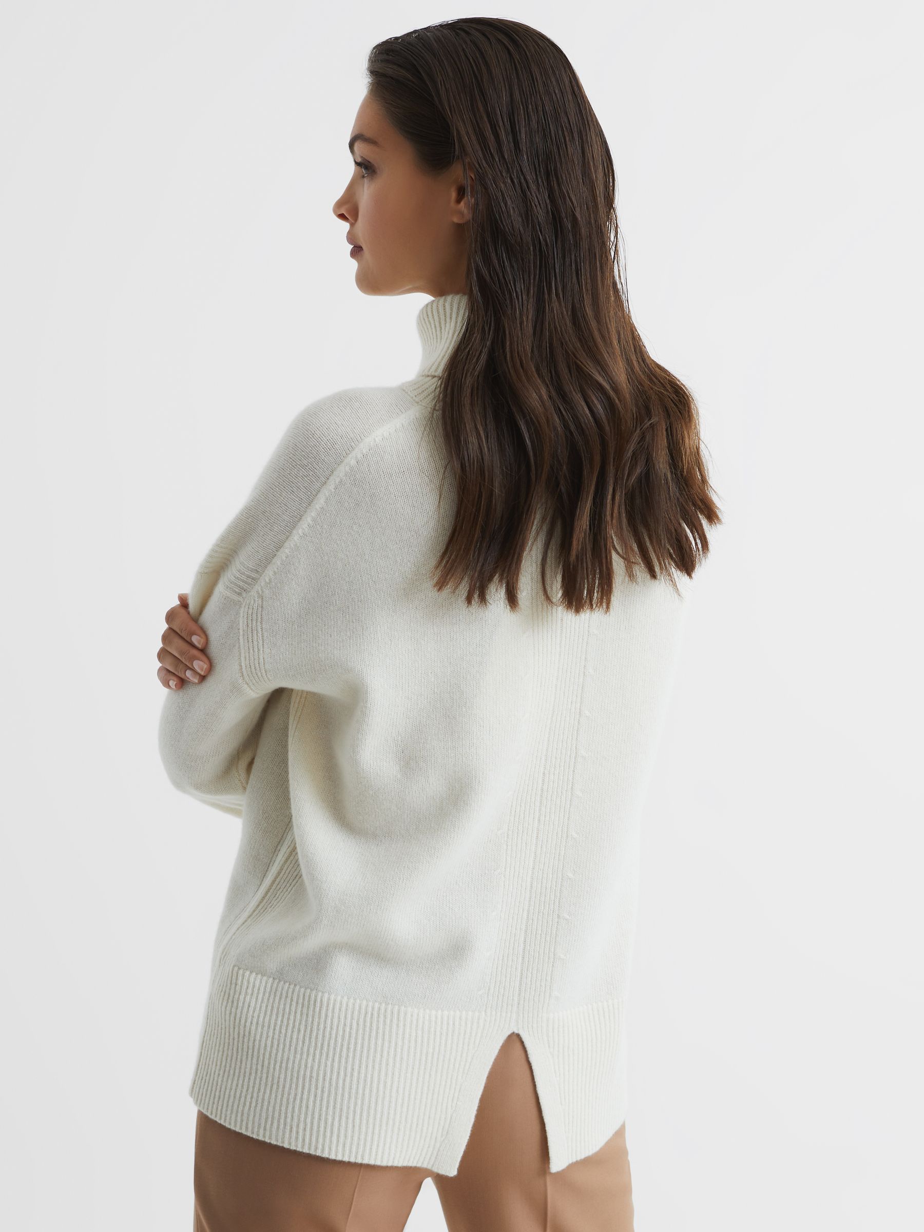 Casual Wool-Cashmere Roll Neck Jumper in Cream - Image 5 of 7