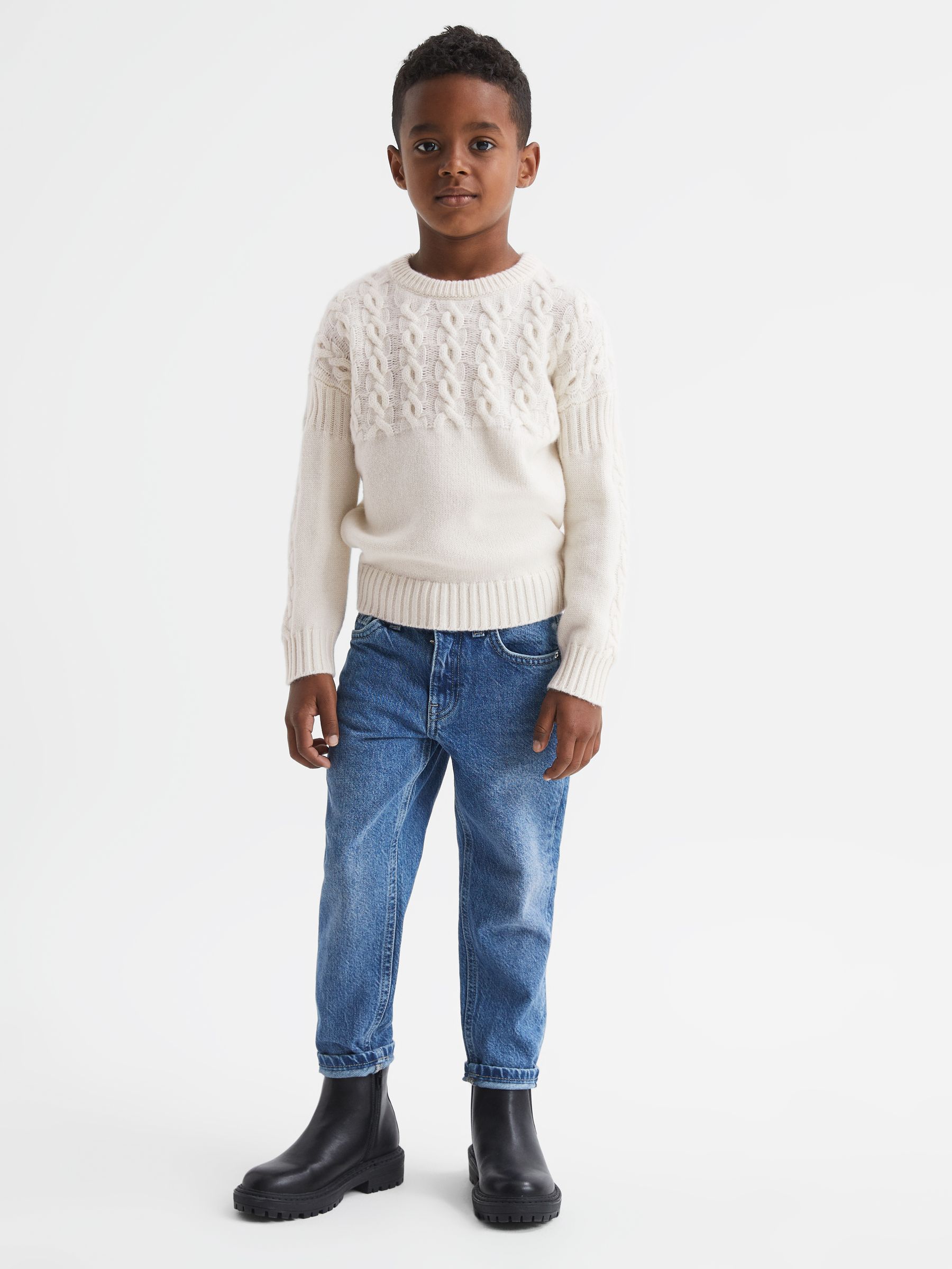 Senior Cashmere Crew Neck Cable Knit Jumper in Ecru - 圖片 3/7