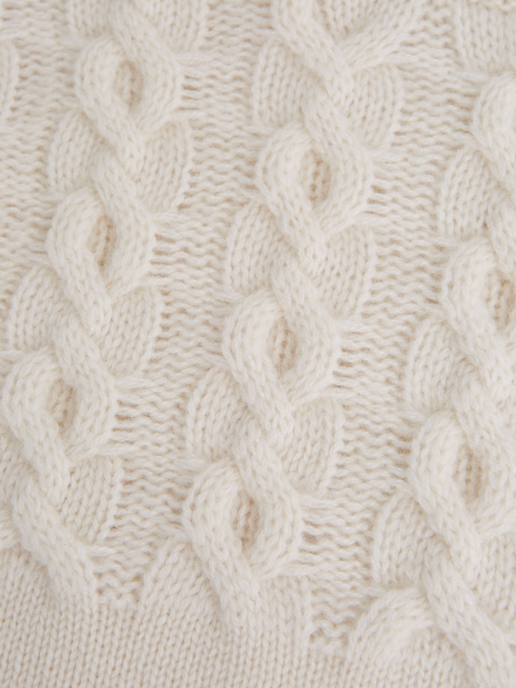 Senior Cashmere Crew Neck Cable Knit Jumper in Ecru - 圖片 7/7