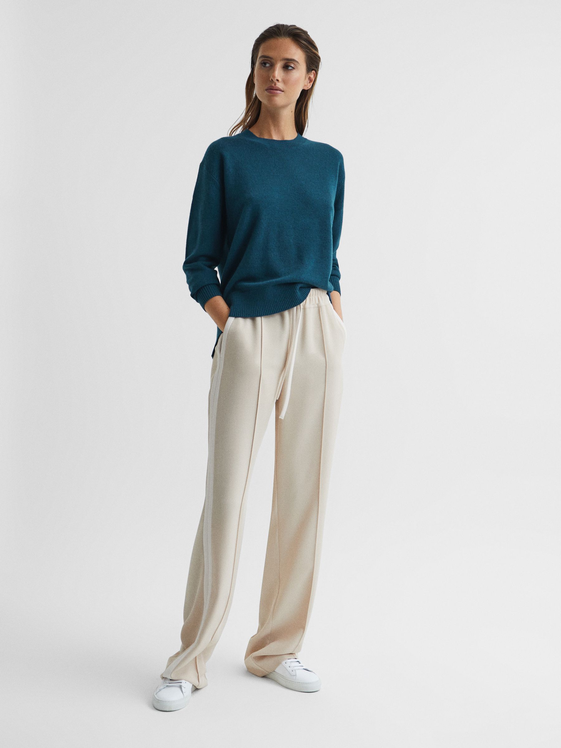 Cashmere Crew Neck Jumper in Teal - Image 3 of 6