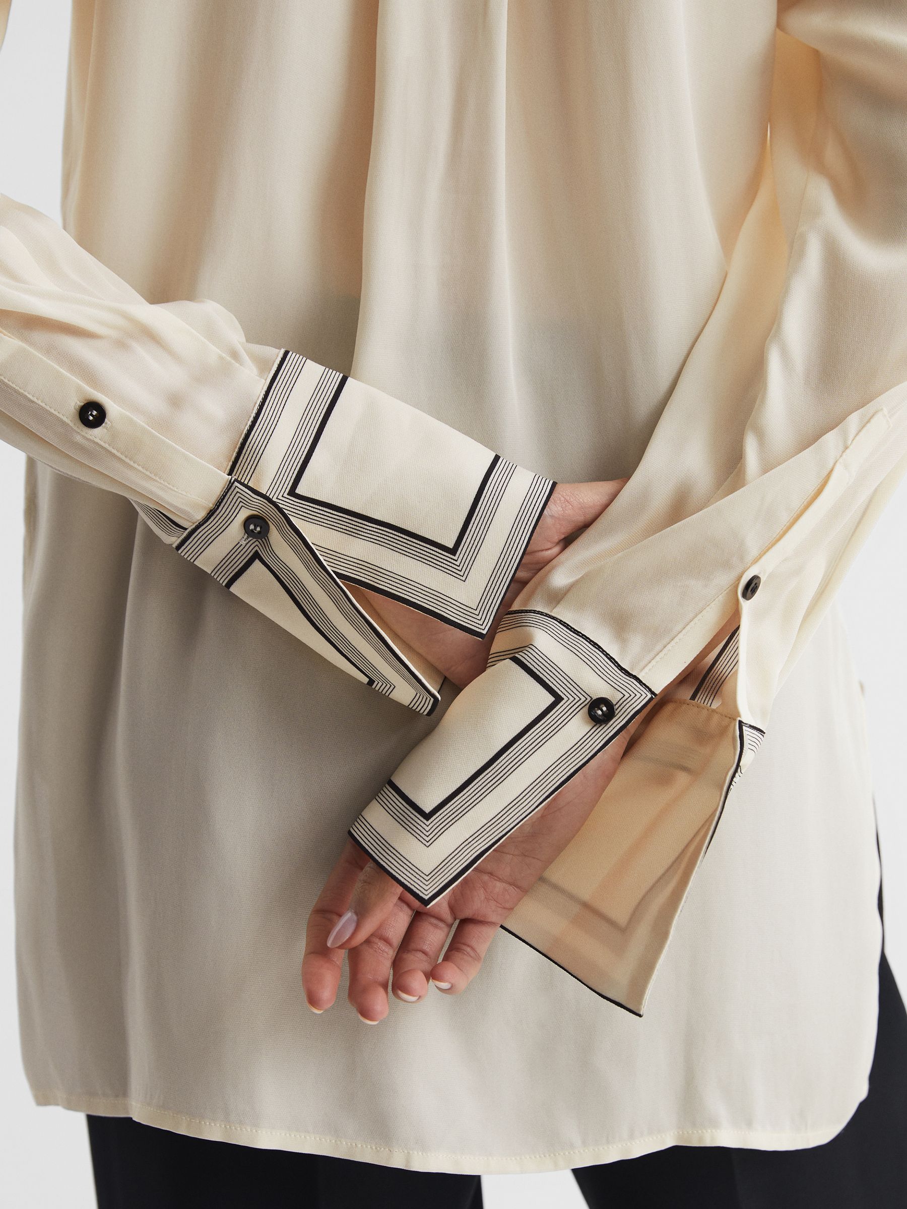 Fitted Side Striped Dip Hem Blouse in Ivory - Image 4 of 6