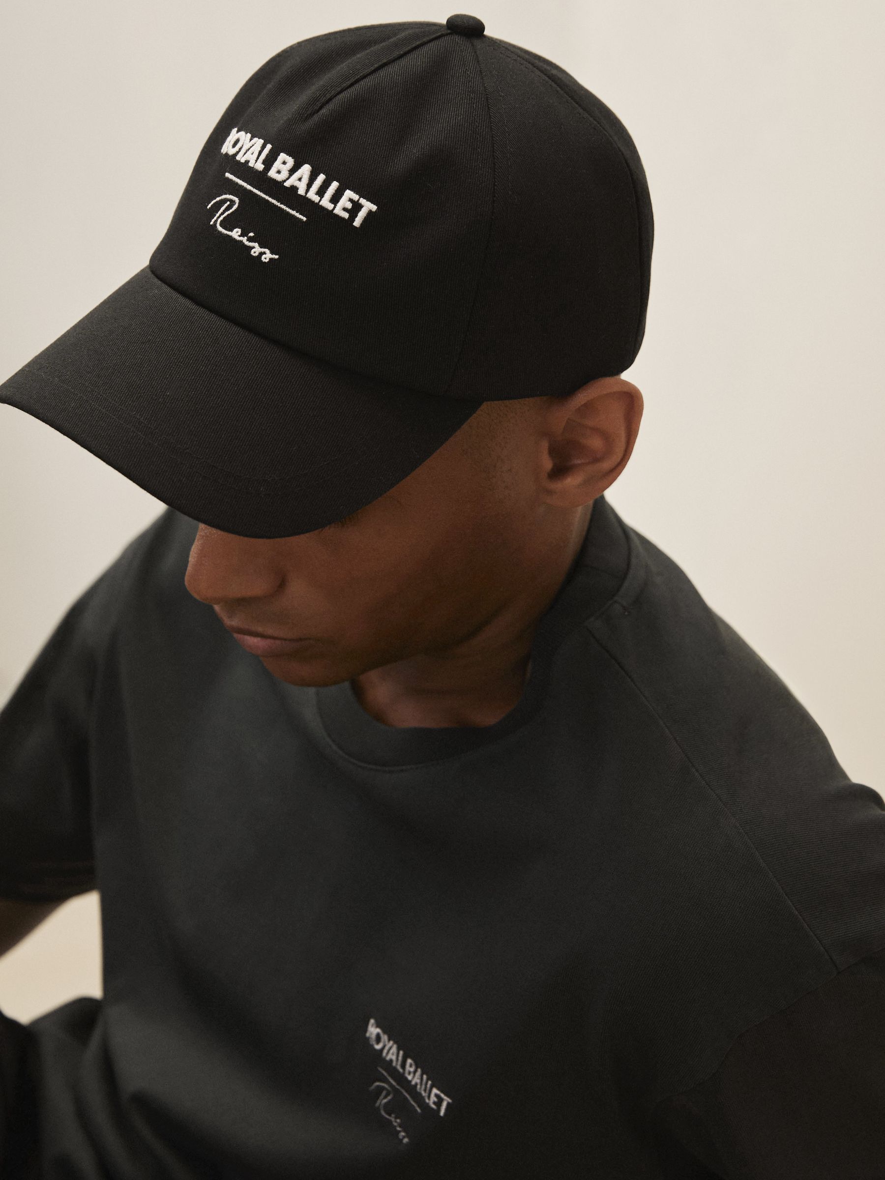 Reiss Reiss | Royal Ballet Logo Cap Unisex Fit in Black - REISS