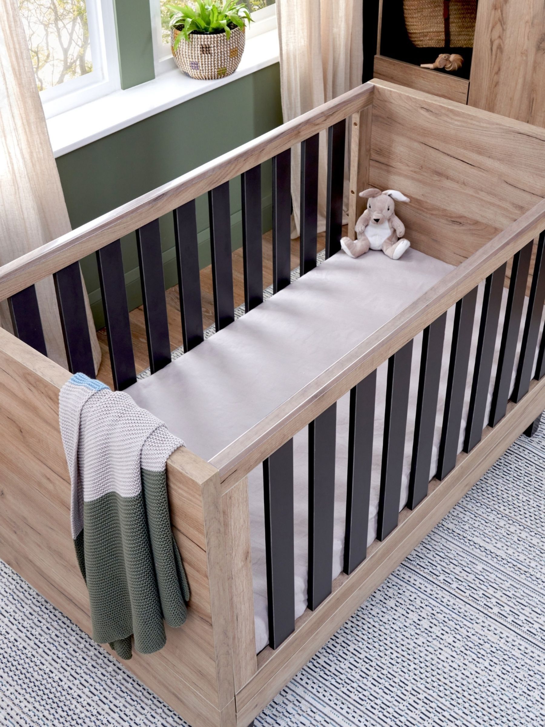 Tutti Bambini Distressed Oak Slate Grey Como Cot Bed - Image 3 of 5