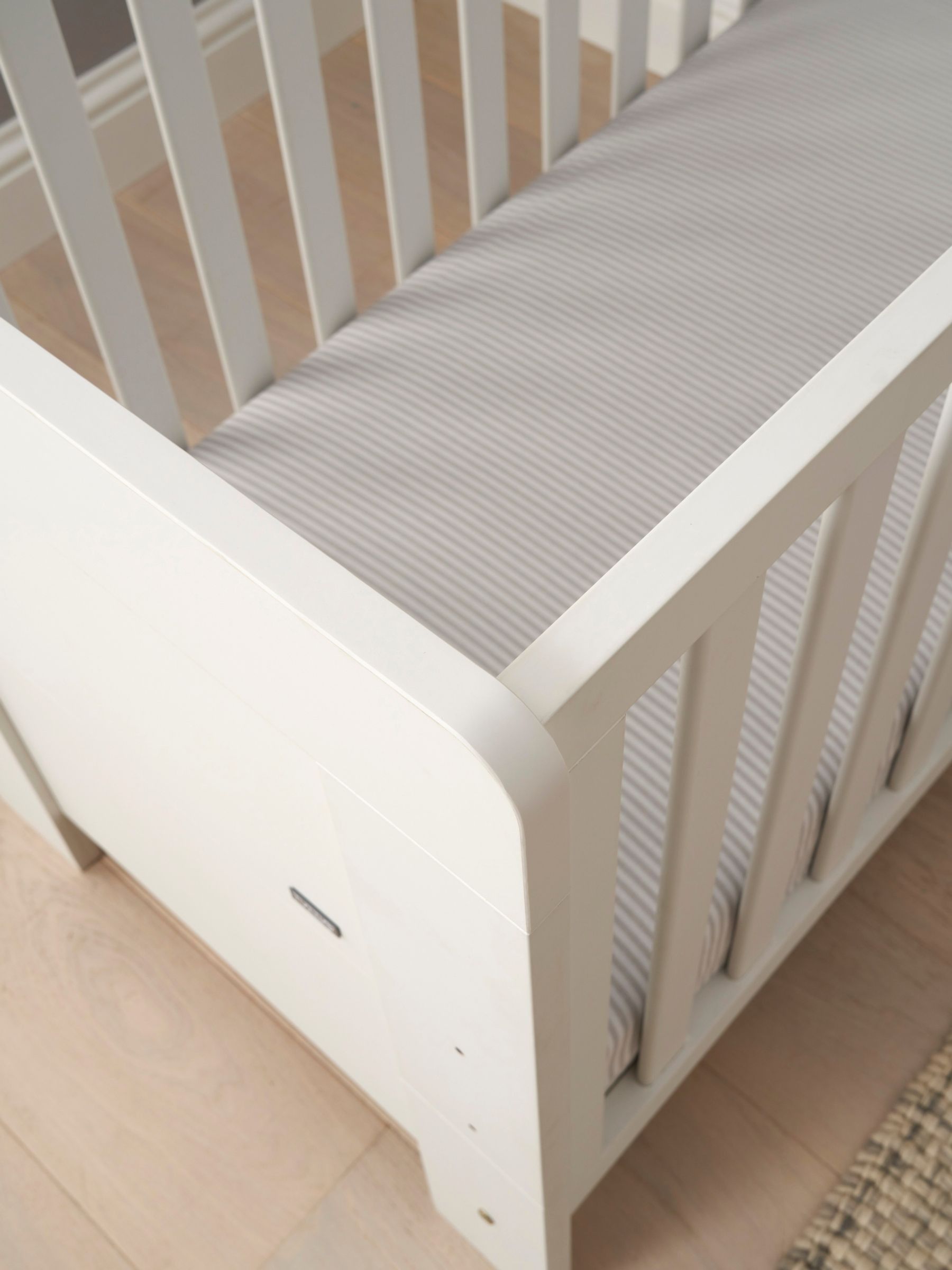Tutti Bambini White Alba Cot Bed - Image 6 of 7