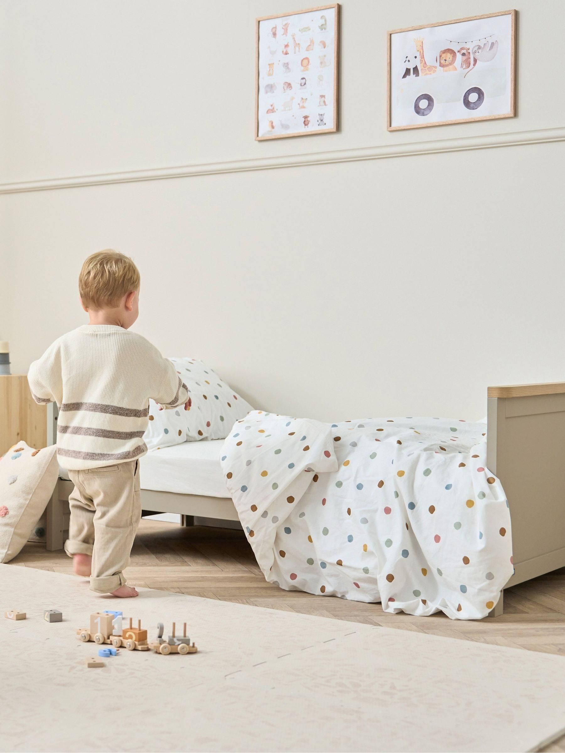 Tutti Bambini Mushroom Oak Misha Cot Bed - Image 4 of 8