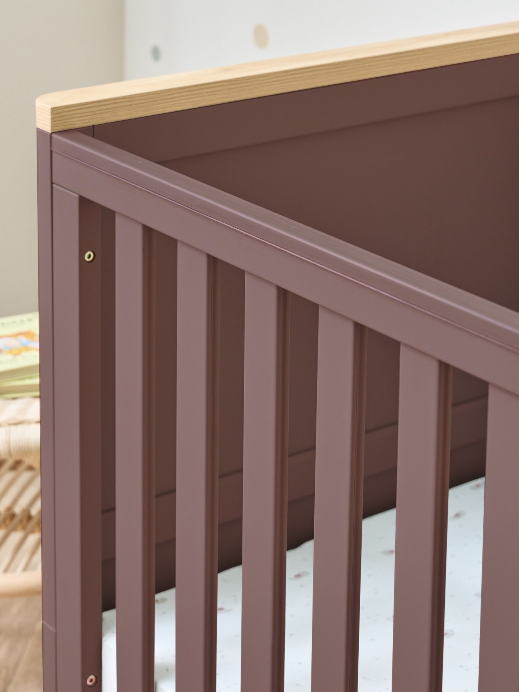 Tutti Bambini Mulberry Oak Misha Cot Bed - Image 3 of 7