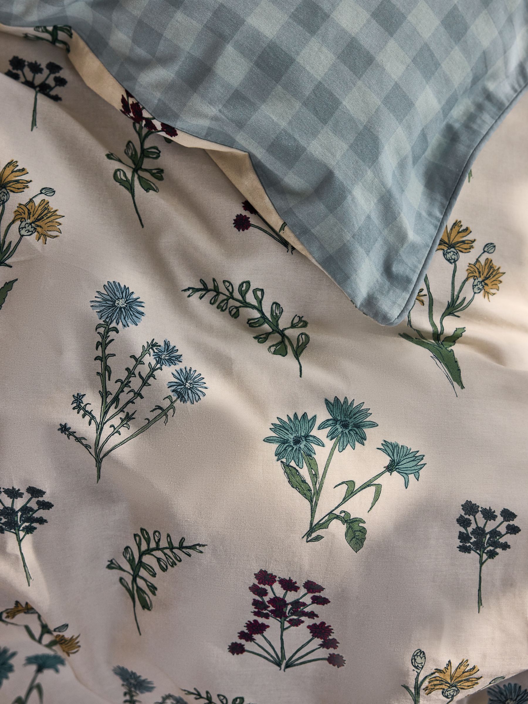 Blue Wildflower Gingham Duvet Cover and Pillowcase Set - Image 4 of 6