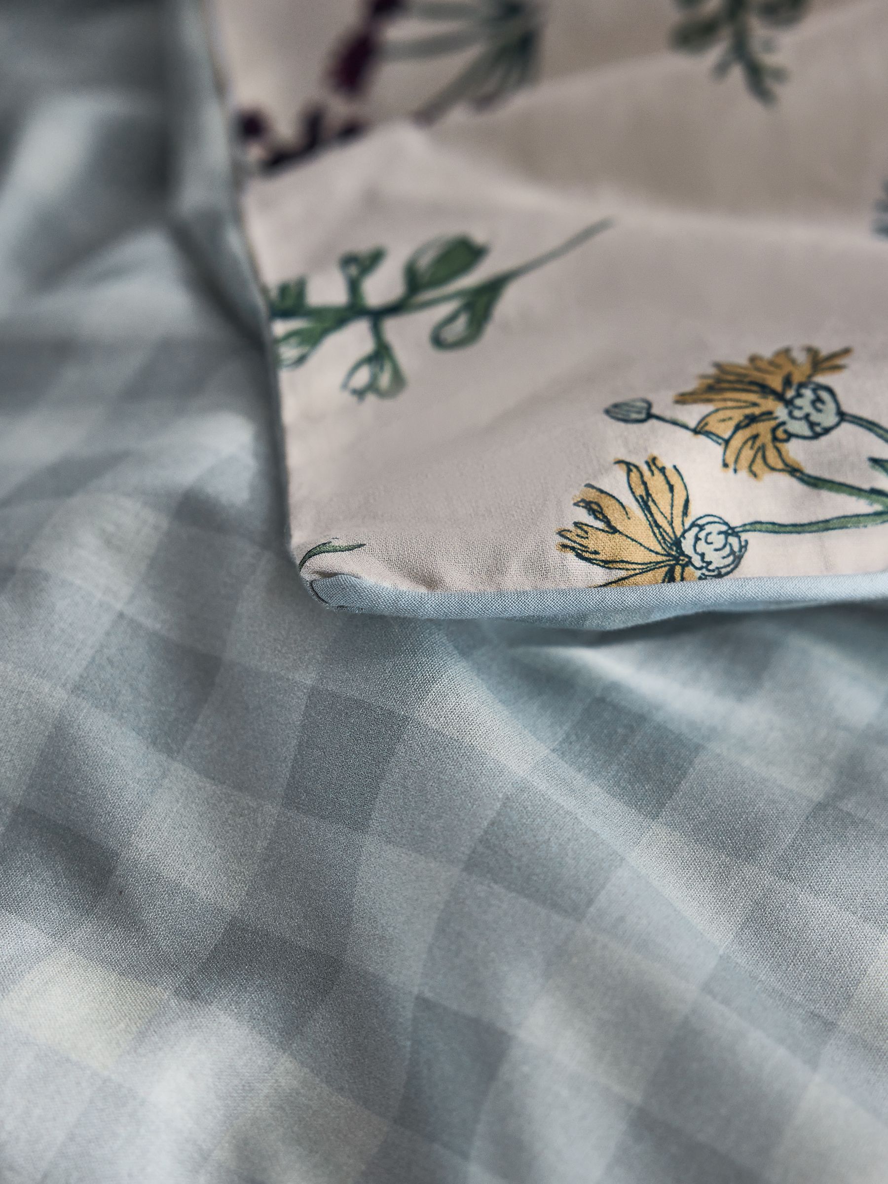 Blue Wildflower Gingham Duvet Cover and Pillowcase Set - Image 5 of 6