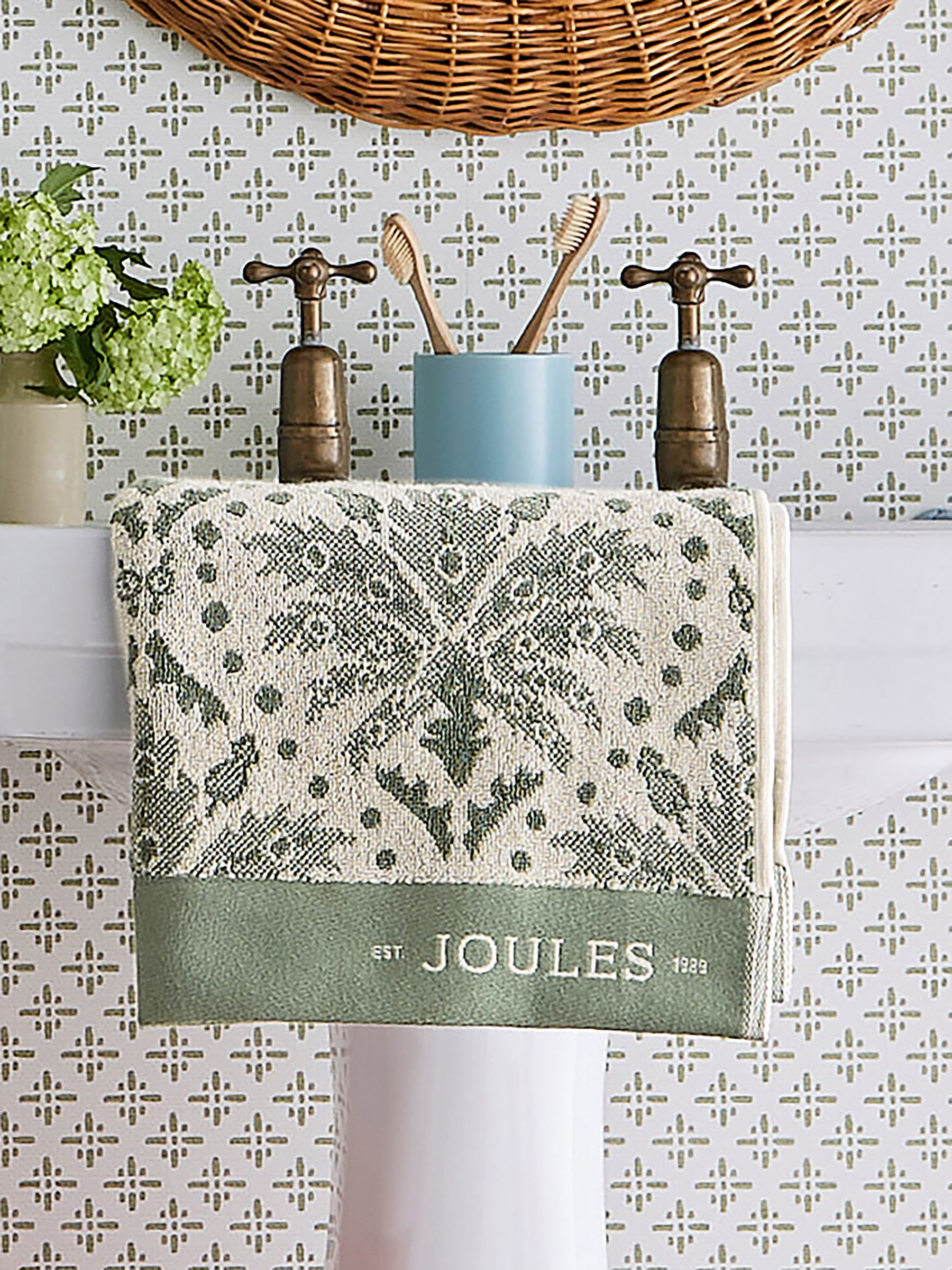 Green Palm Geo Towel - Image 2 of 3 Green Palm Geo Towel - Image 2 of 3