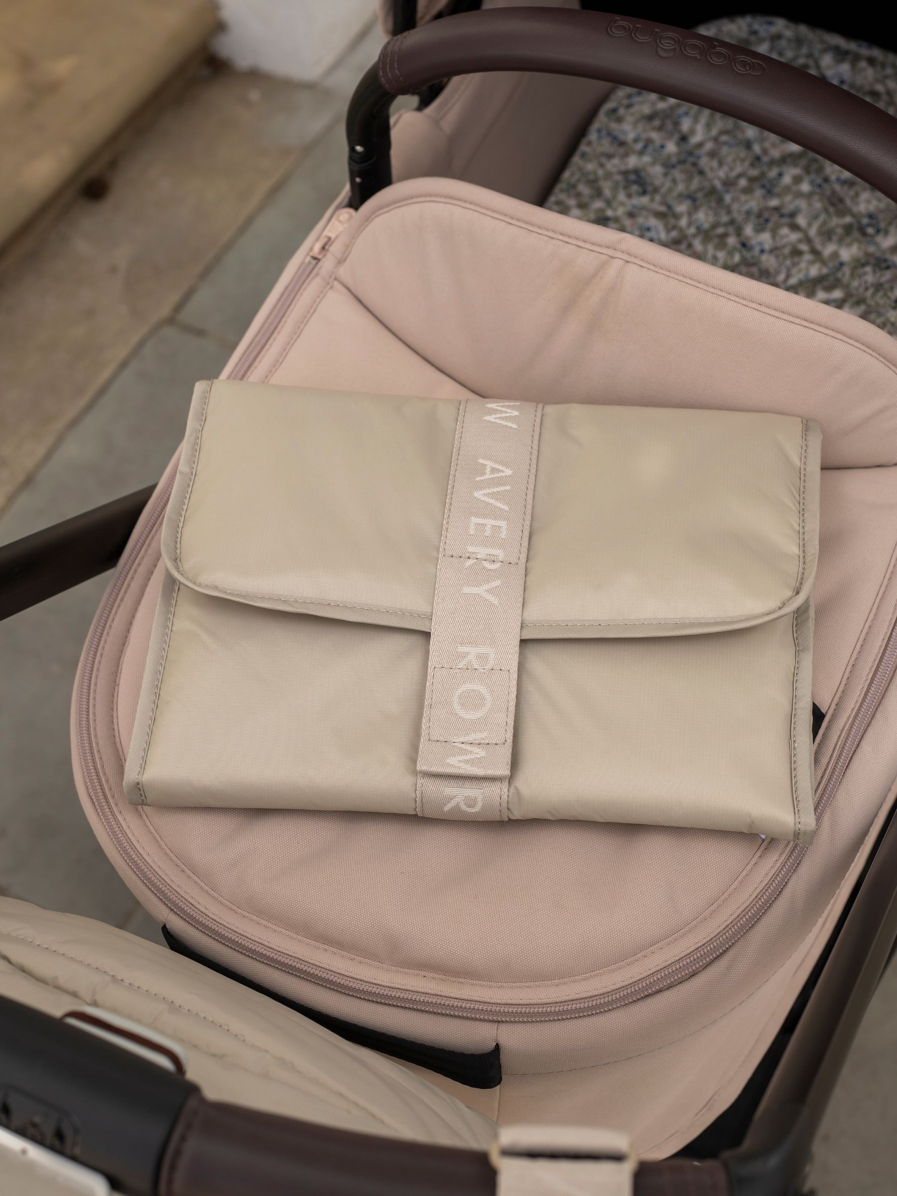 Oyster Travel Changing Mat - Image 4 of 6