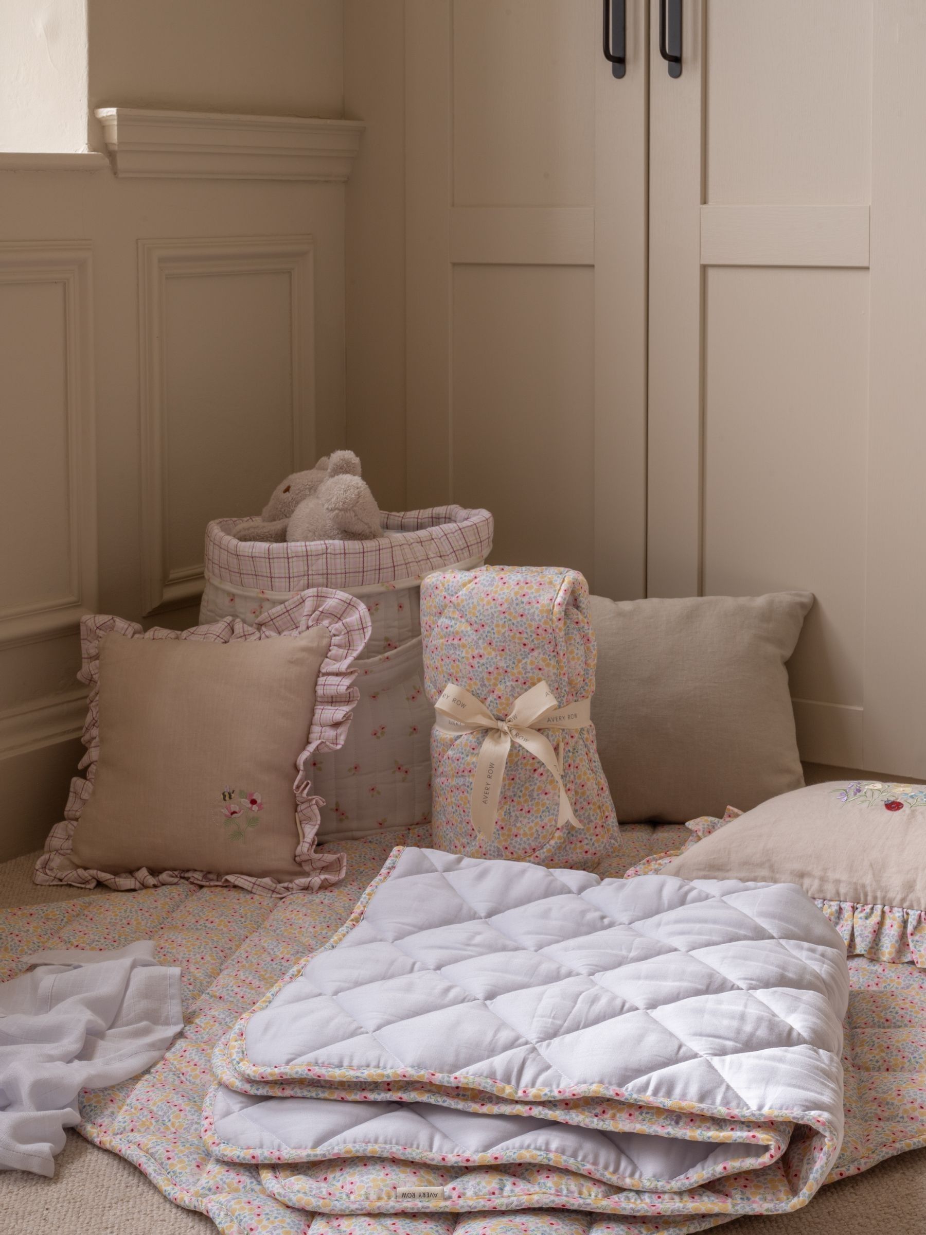 Wildflower Garden Stay & Play Mat Set - Image 2 of 6 Wildflower Garden Stay & Play Mat Set - Image 2 of 6