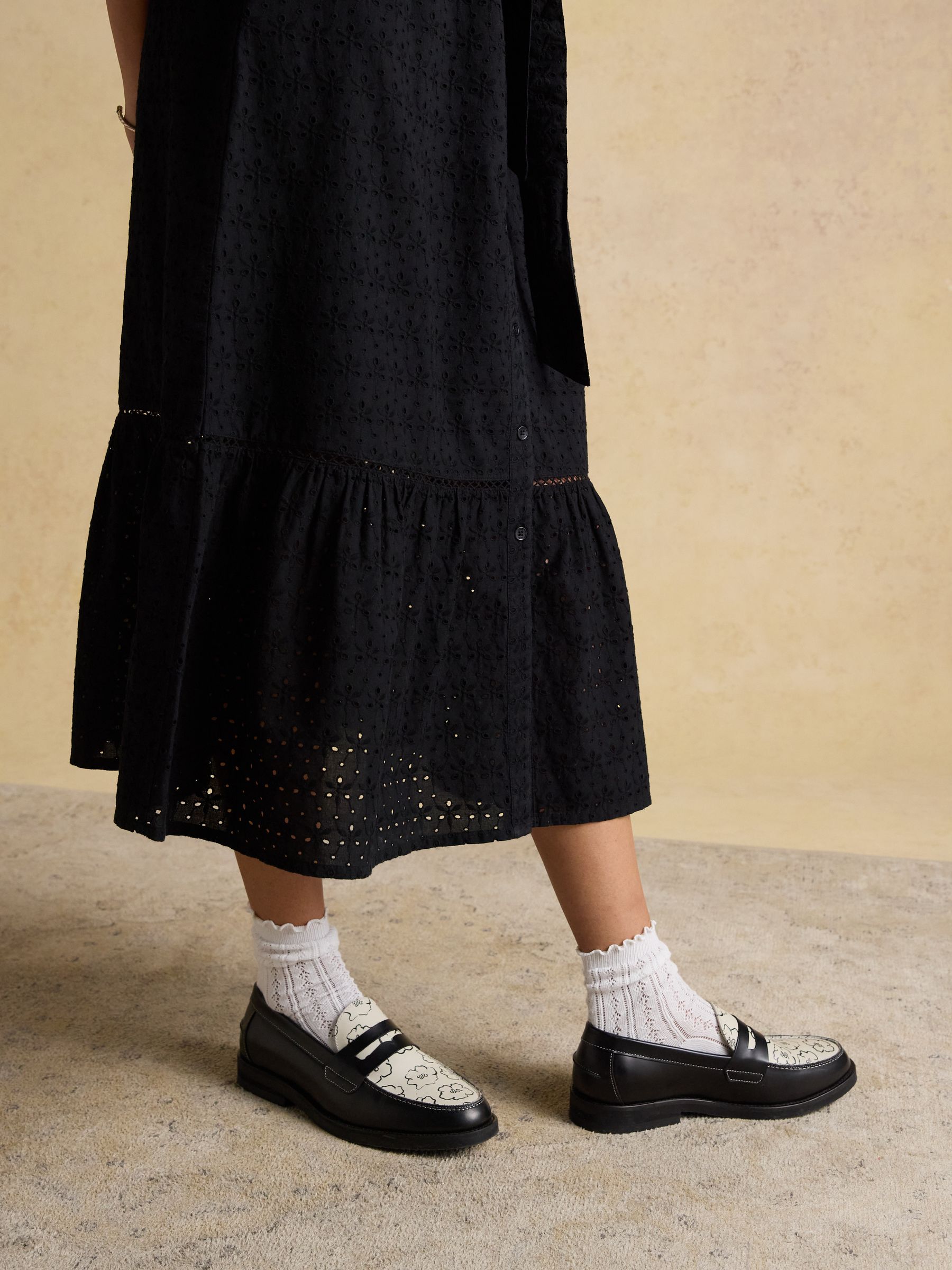 Susanna Black Short Sleeve Broderie Midi Dress - Image 6 of 7