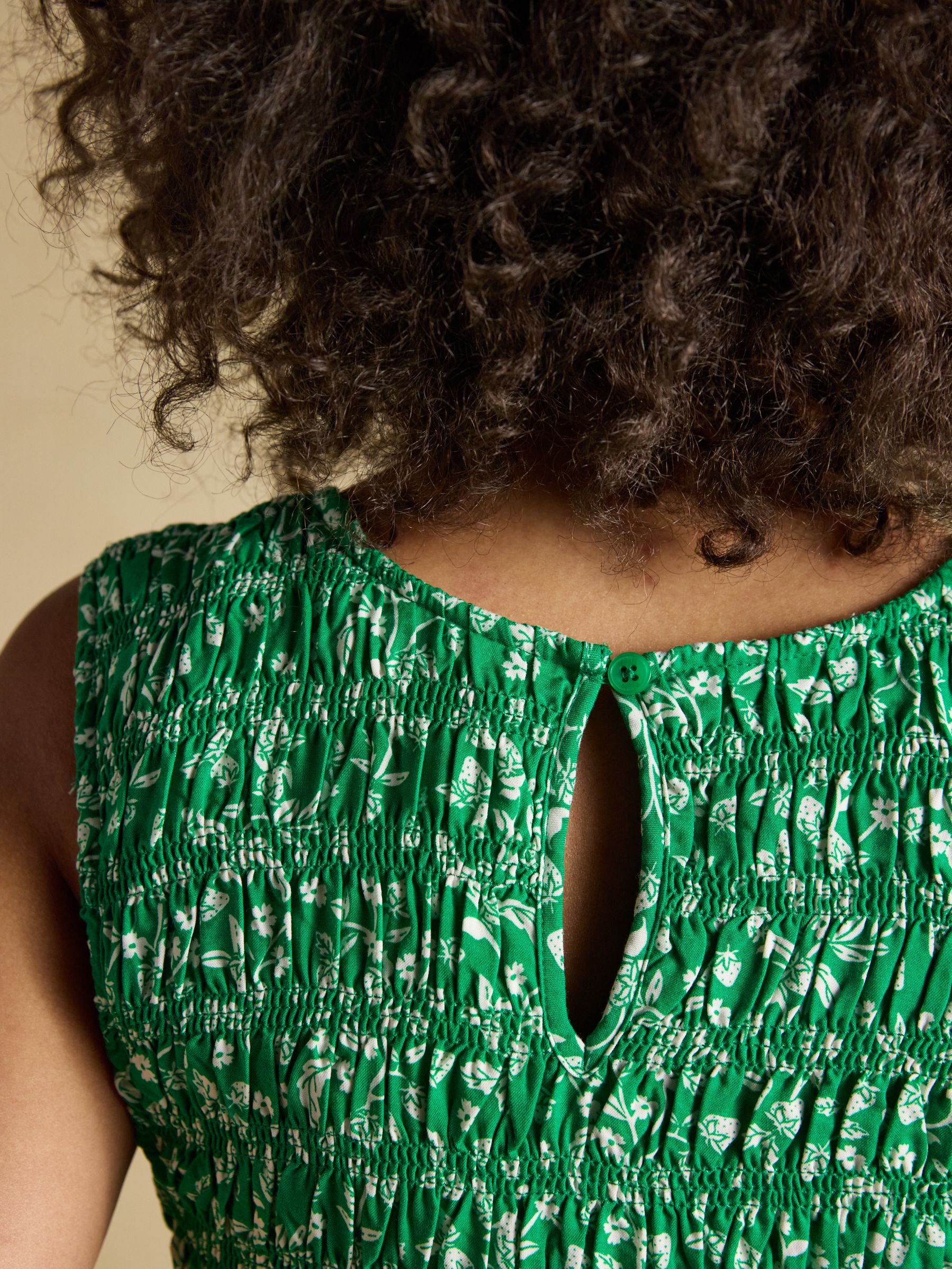 Mila Green Strawberry Print Sleeveless Midi Dress - Image 8 of 9